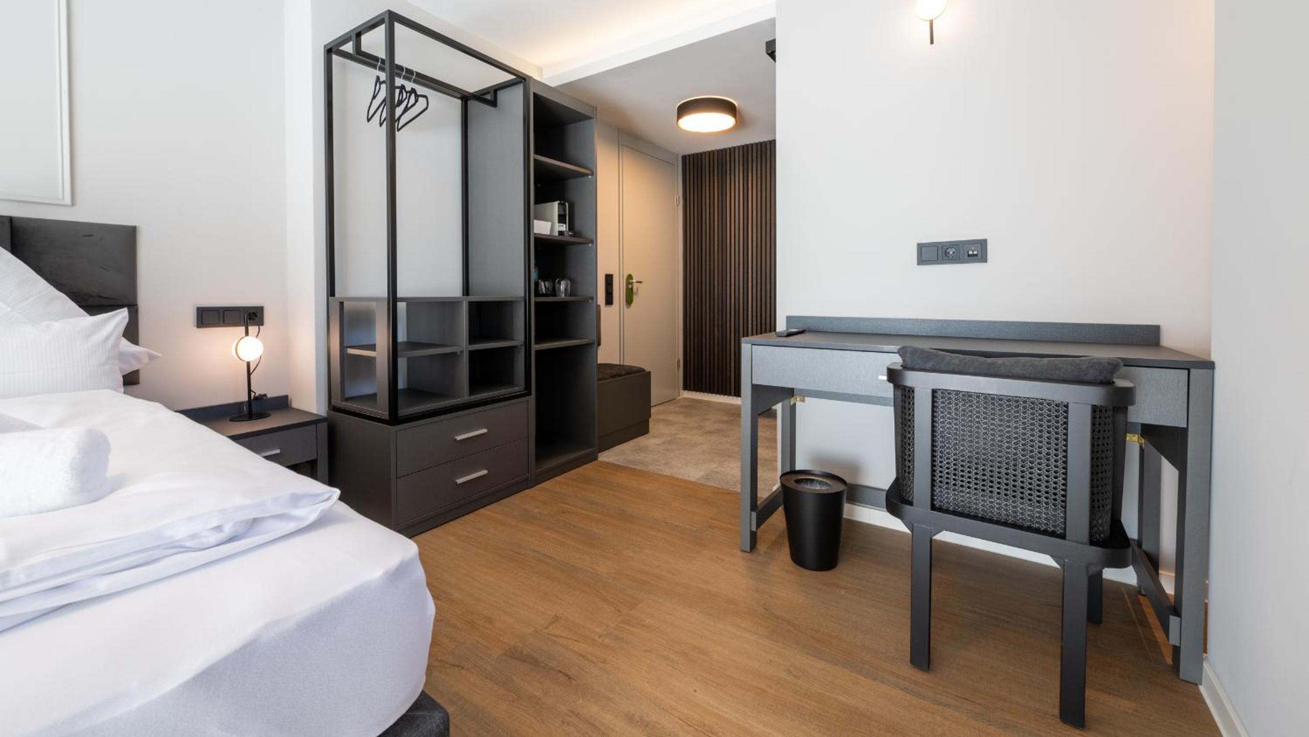 Double Room - Photo 15