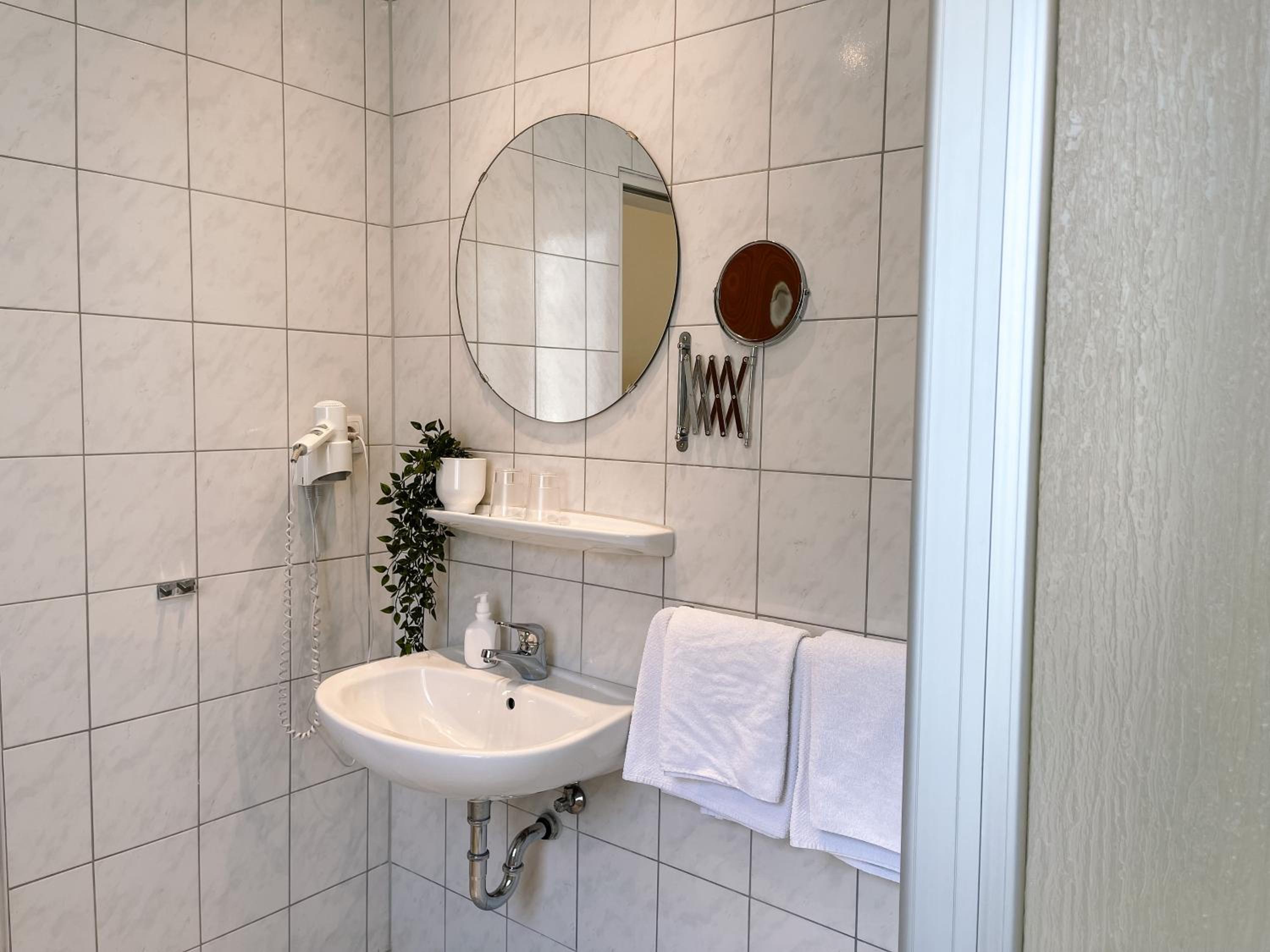 Double Room - Photo 2