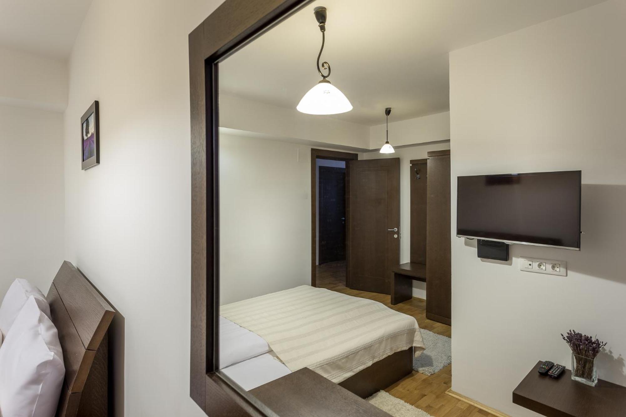 Double Room - Photo 4