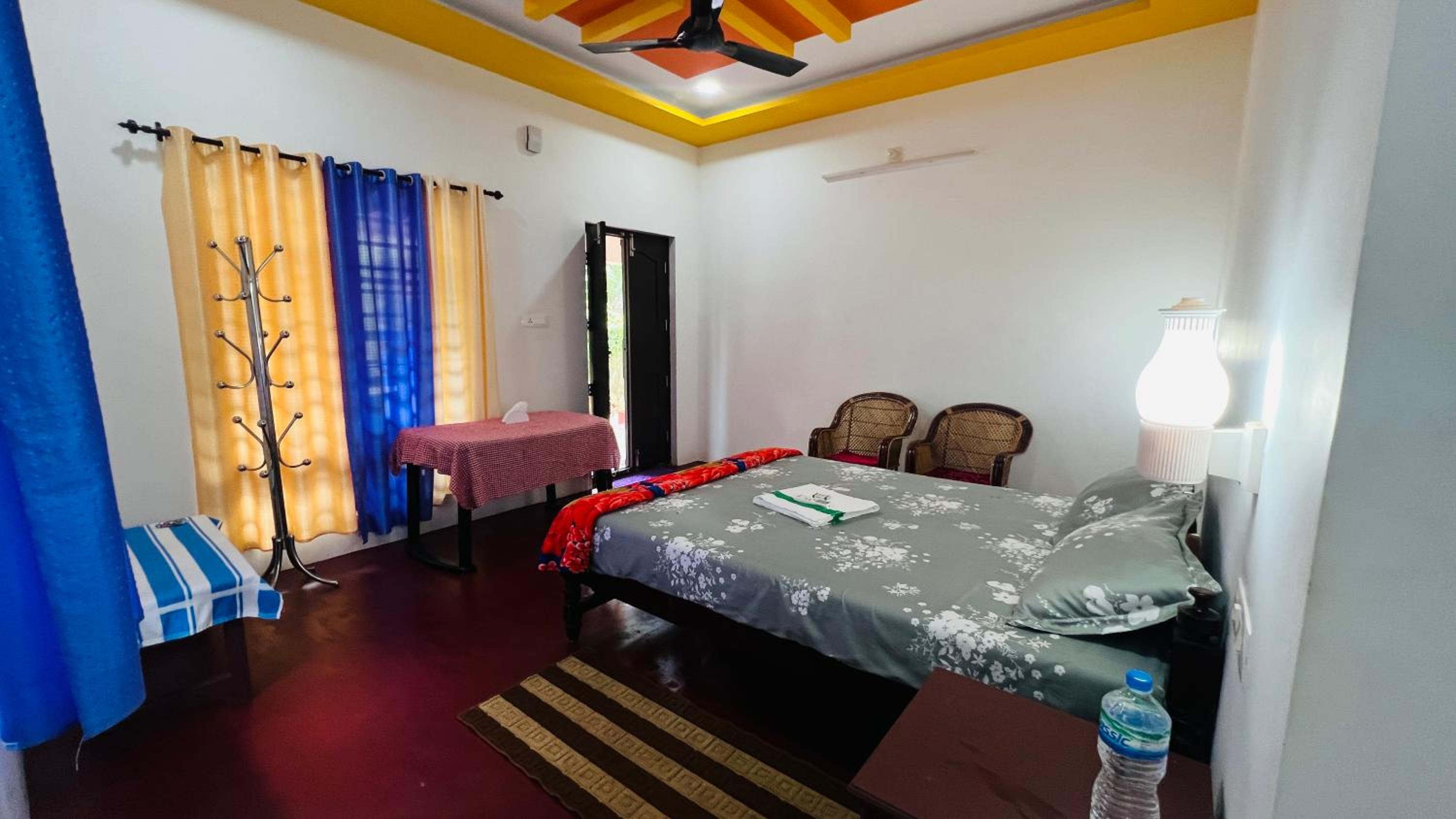 Deluxe Double Room (2 Adults + 1 Child) photo 3