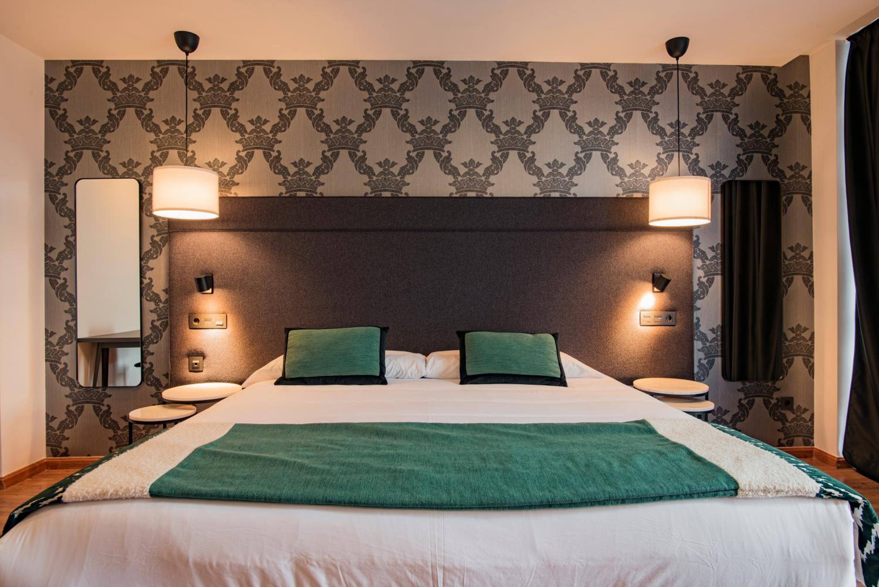 Junior Suite with Parking - Photo 4