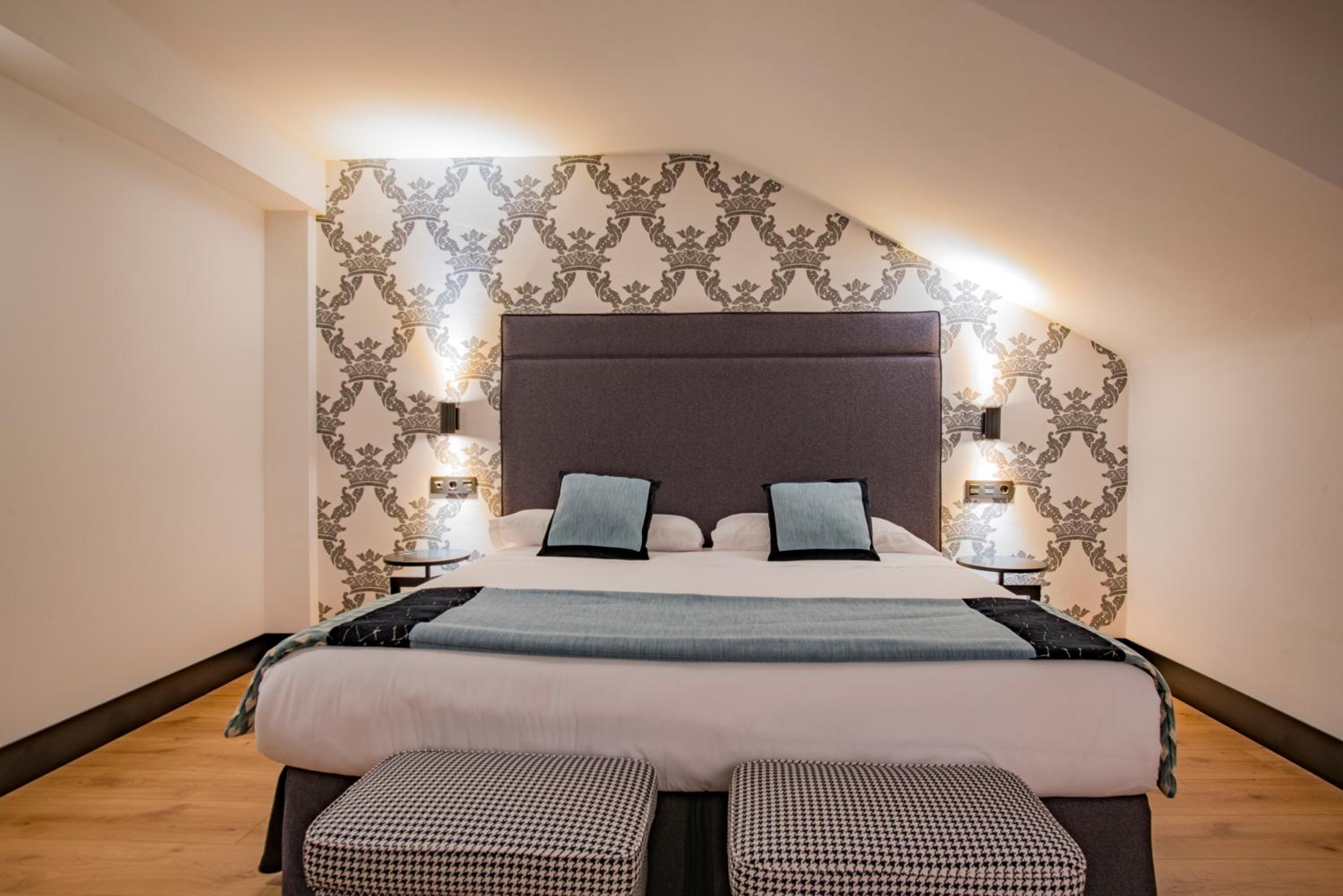 Double or Twin Room with Parking - Photo 5