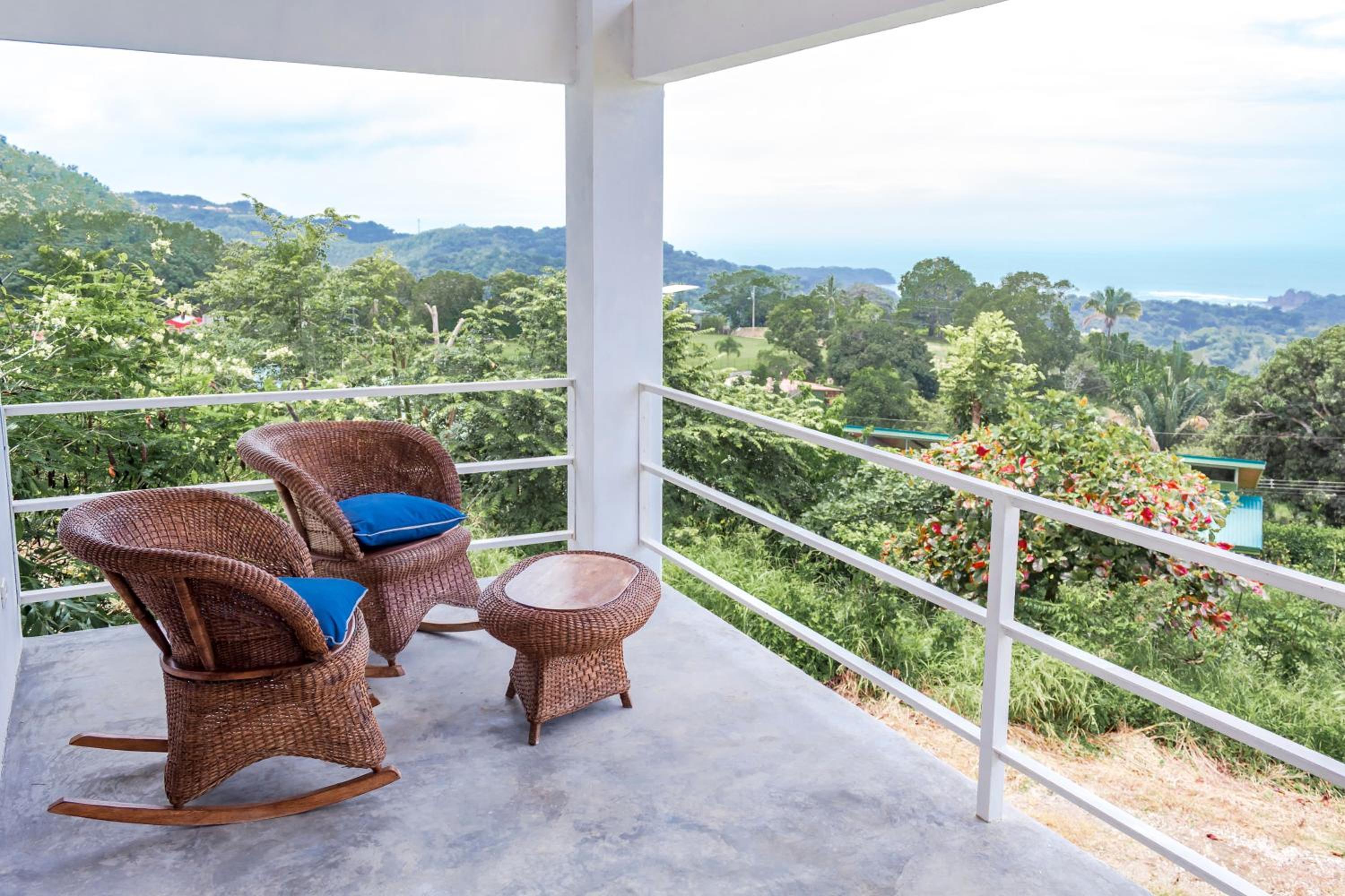 Bungalow with Sea View - Photo 6