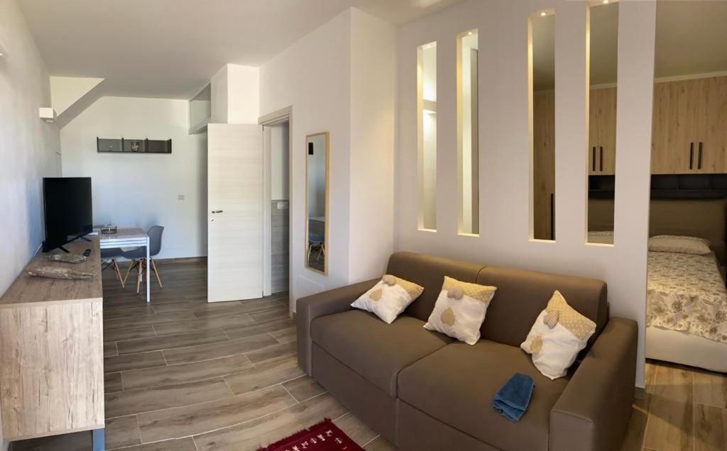 Apartment with Garden View