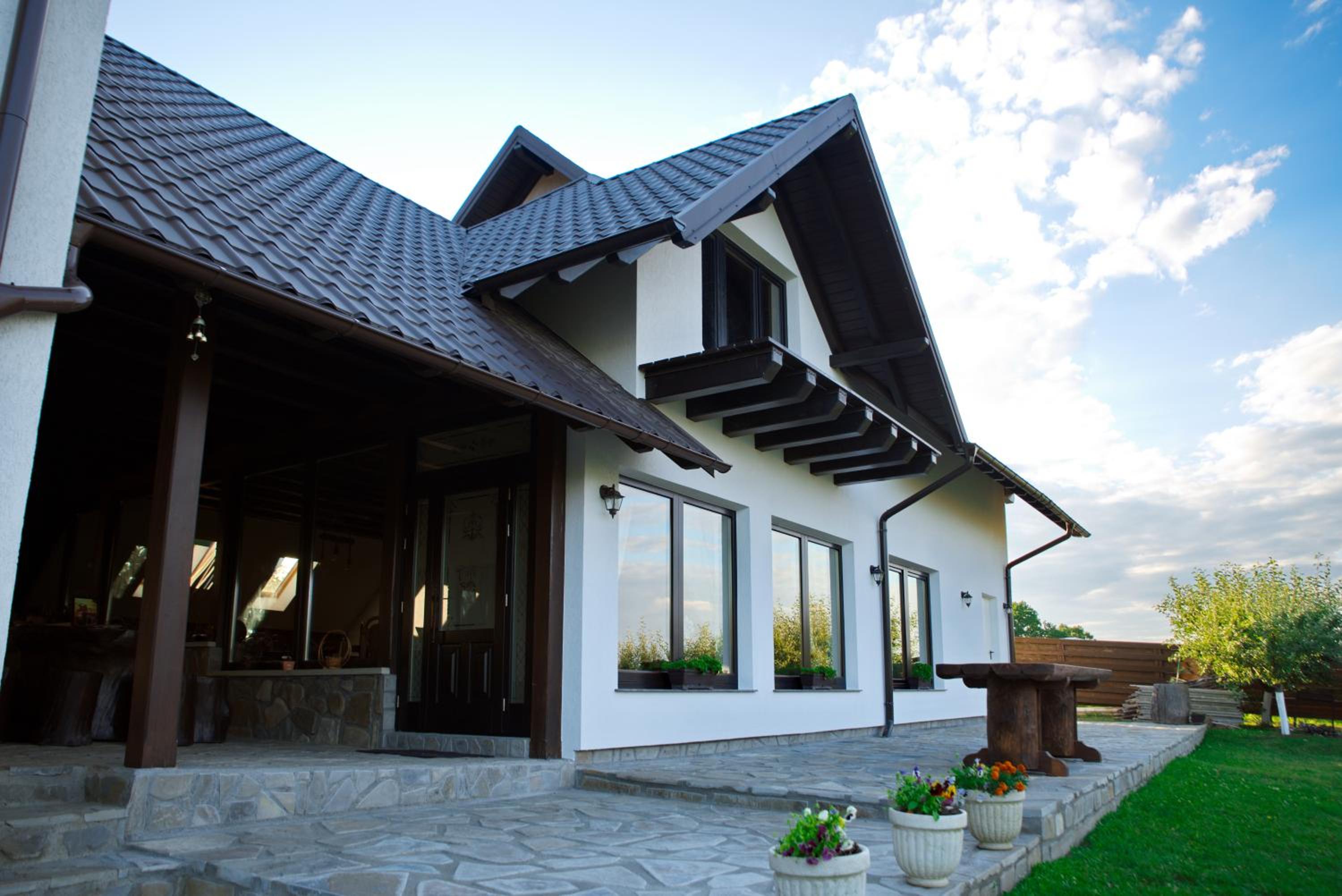 Six-Bedroom House - Photo 24