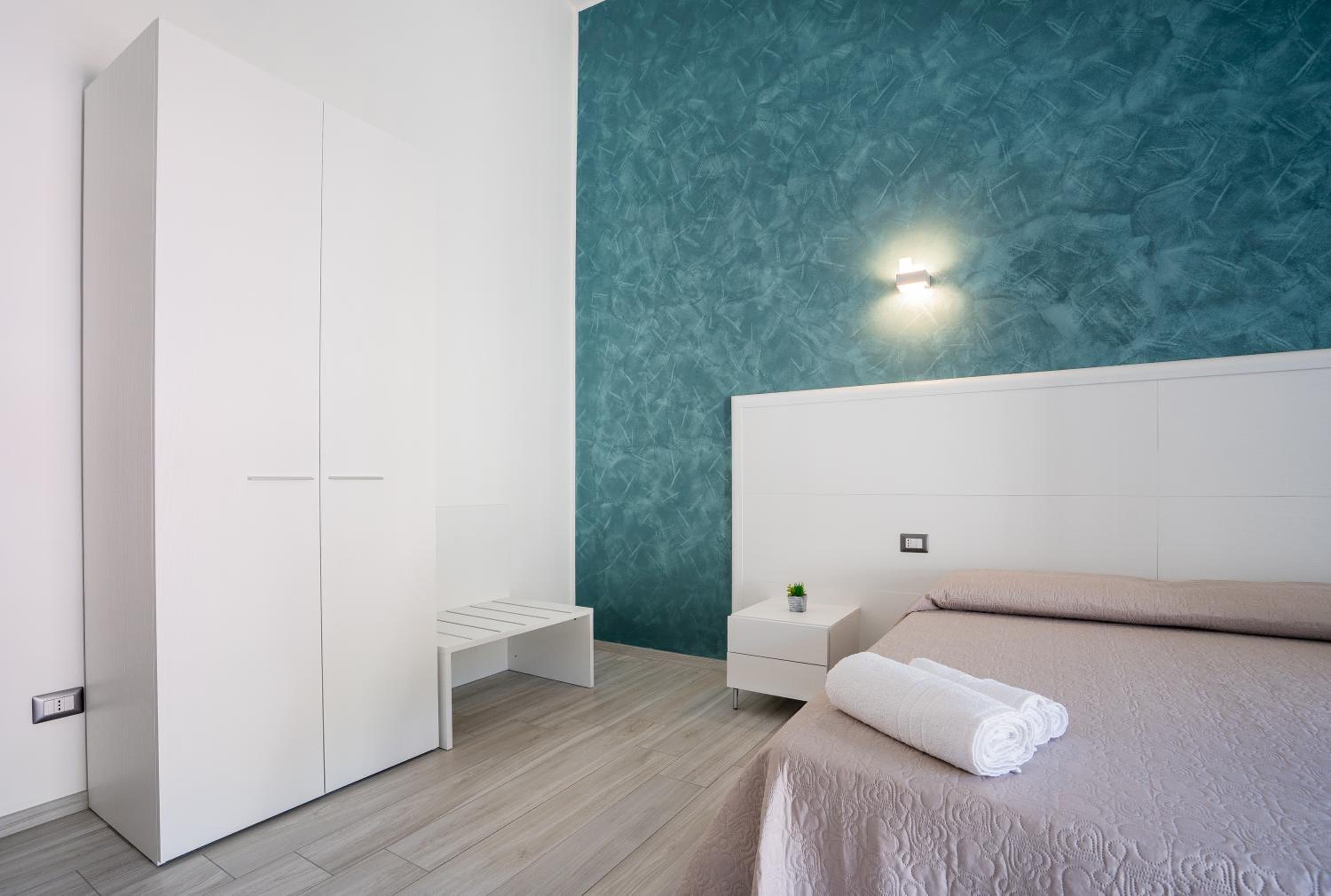Large Double or Twin Room photo 2