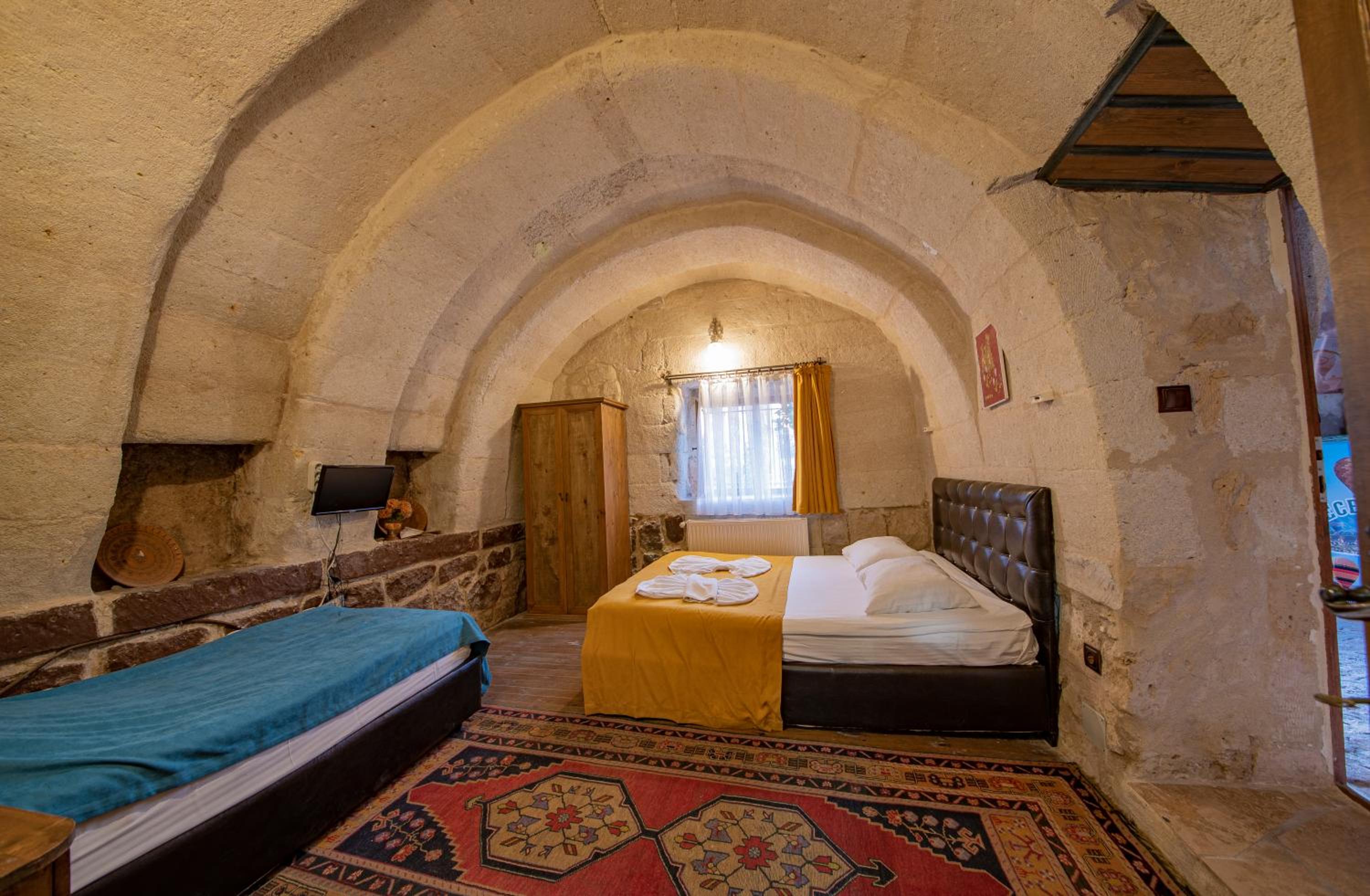 Deluxe Room - Photo 5