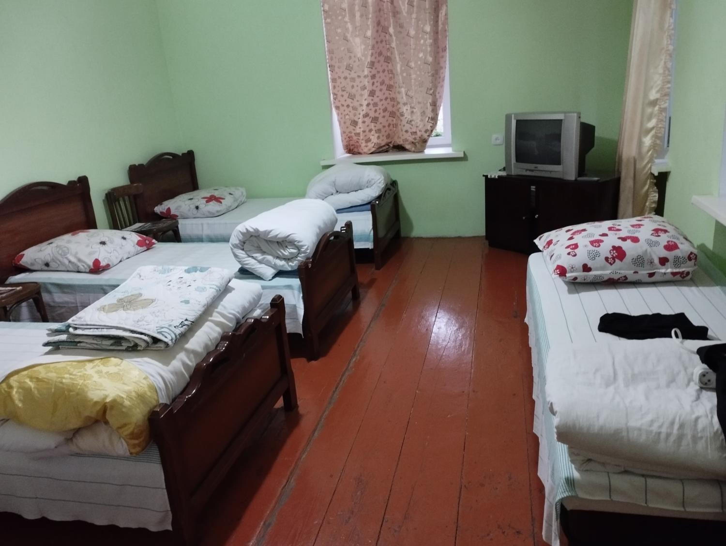 Bed in 6-Bed Male Dormitory Room photo 3