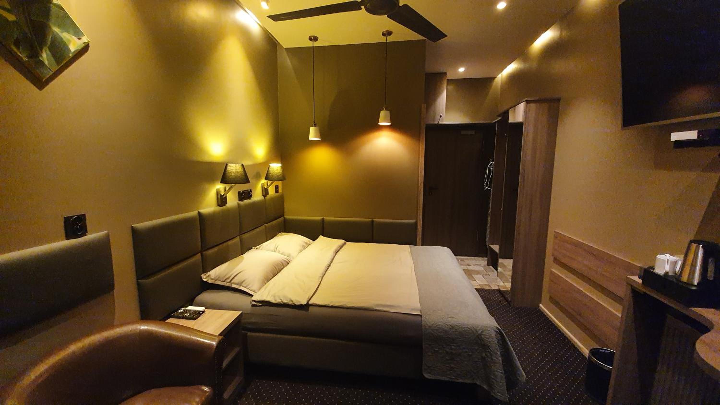 Standard Double Room - Photo 2