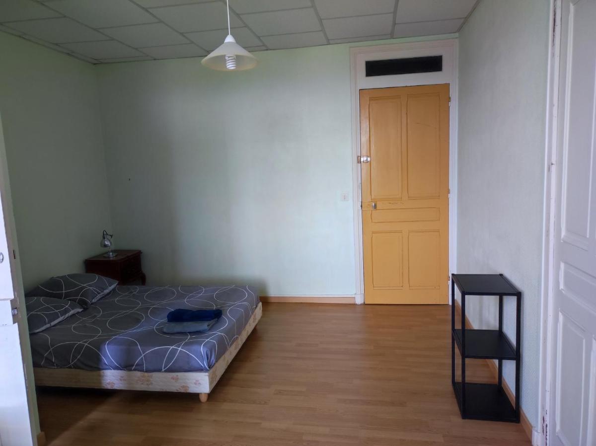 Standard Double Room with Shared Bathroom photo 1
