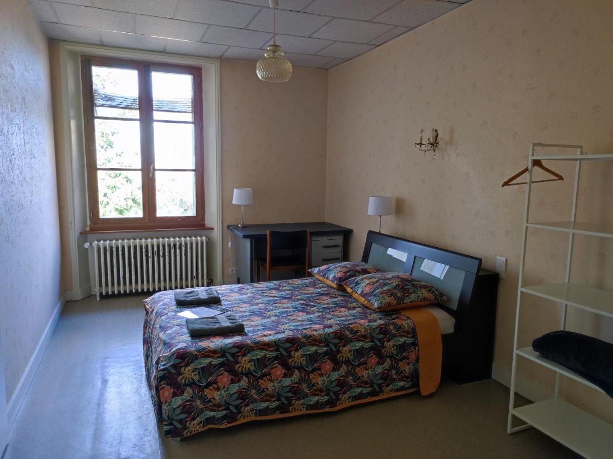 Standard Double Room with Shared Bathroom photo 3