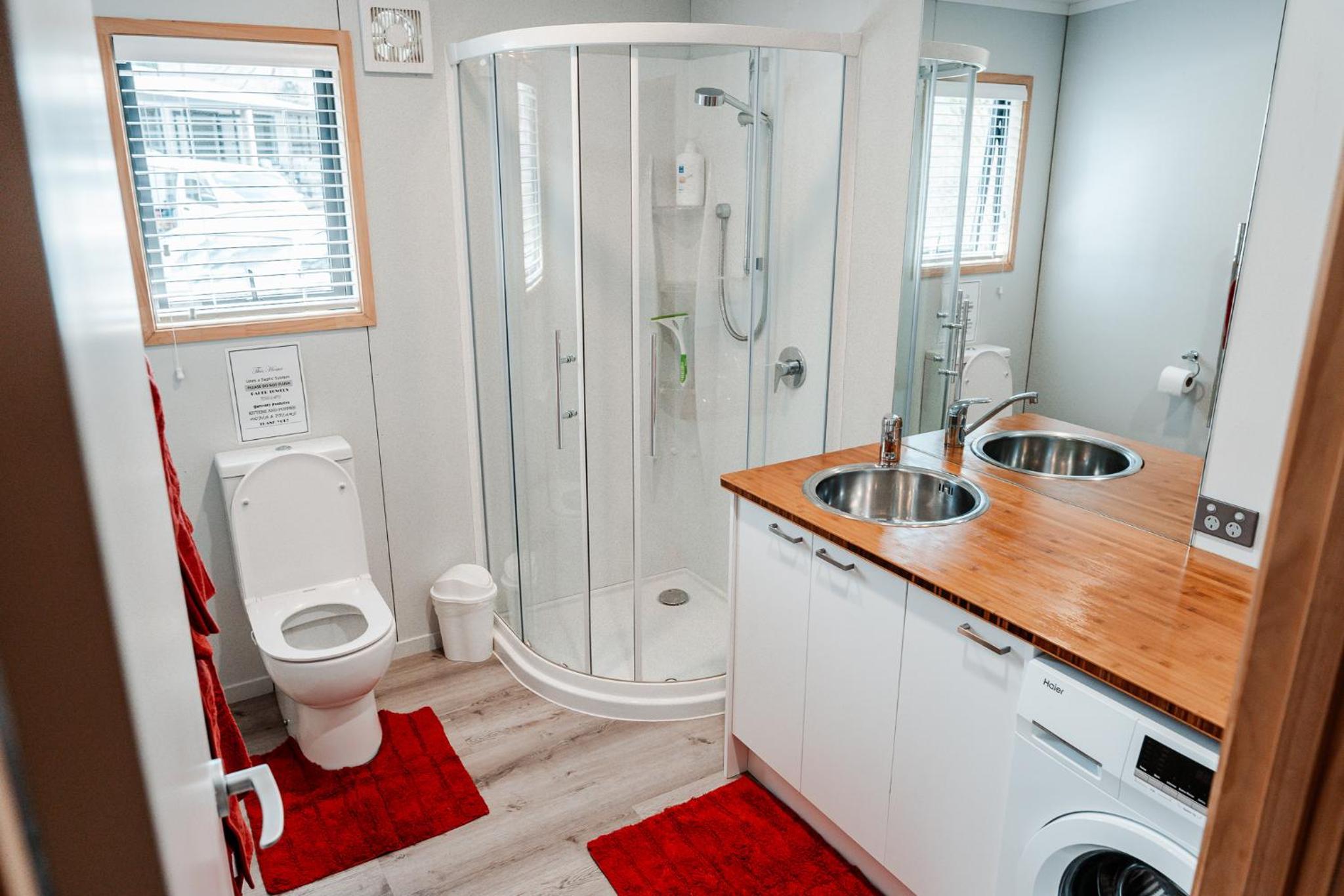 One-Bedroom House - Photo 19