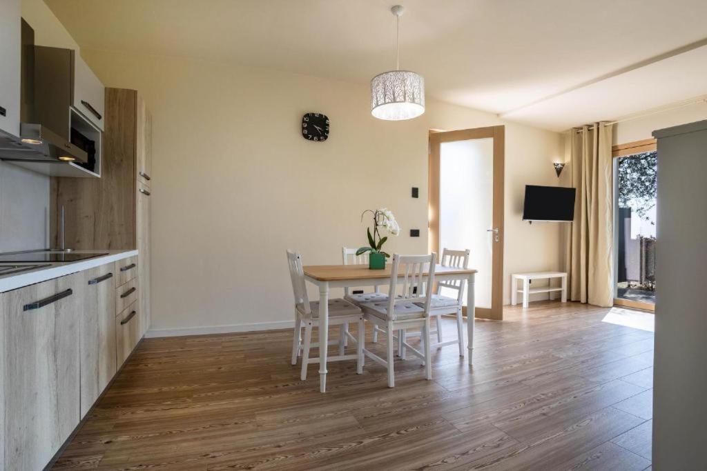 Apartment with Lake View photo 3