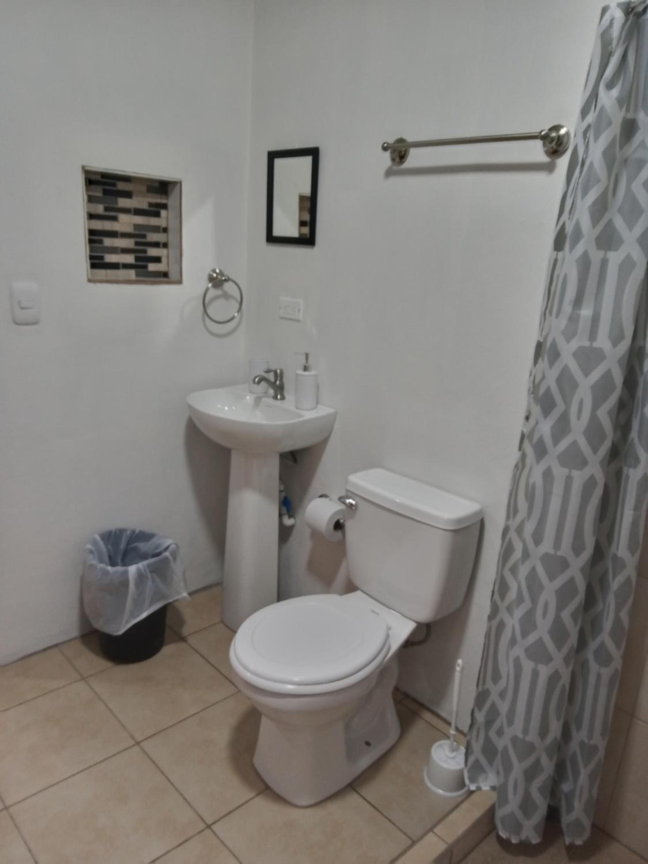 Studio Apartment - Photo 18