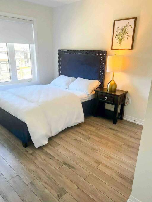 Three-Bedroom House photo 3