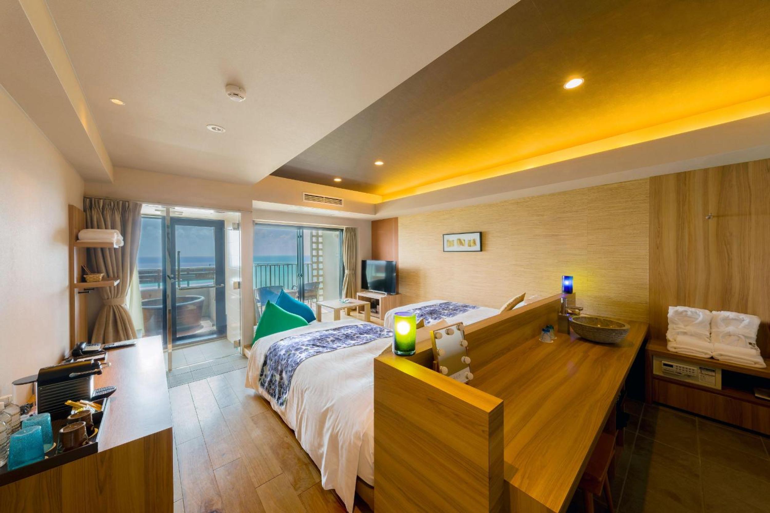 Club Floor Anji / Onsen Open-air Bath / Twin Room / Ocean View
