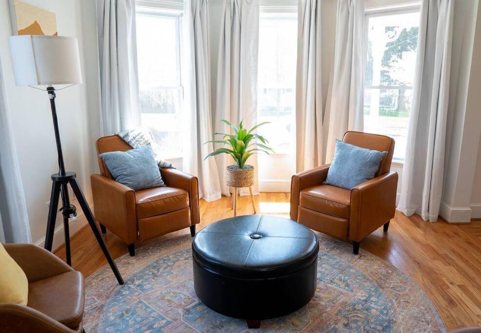 Three-Bedroom House photo 2