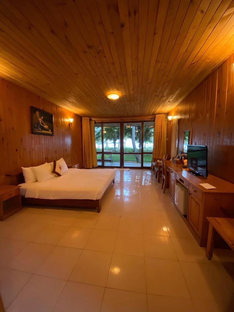 Double or Twin Room with Sea View photo 3