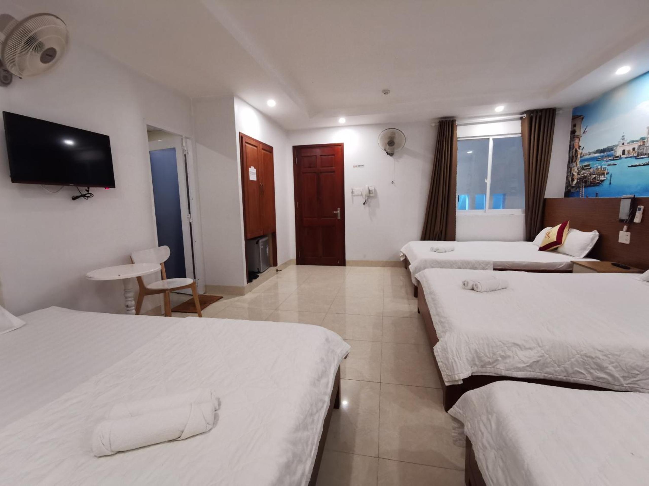 4-Bed Mixed Dormitory Room photo 3