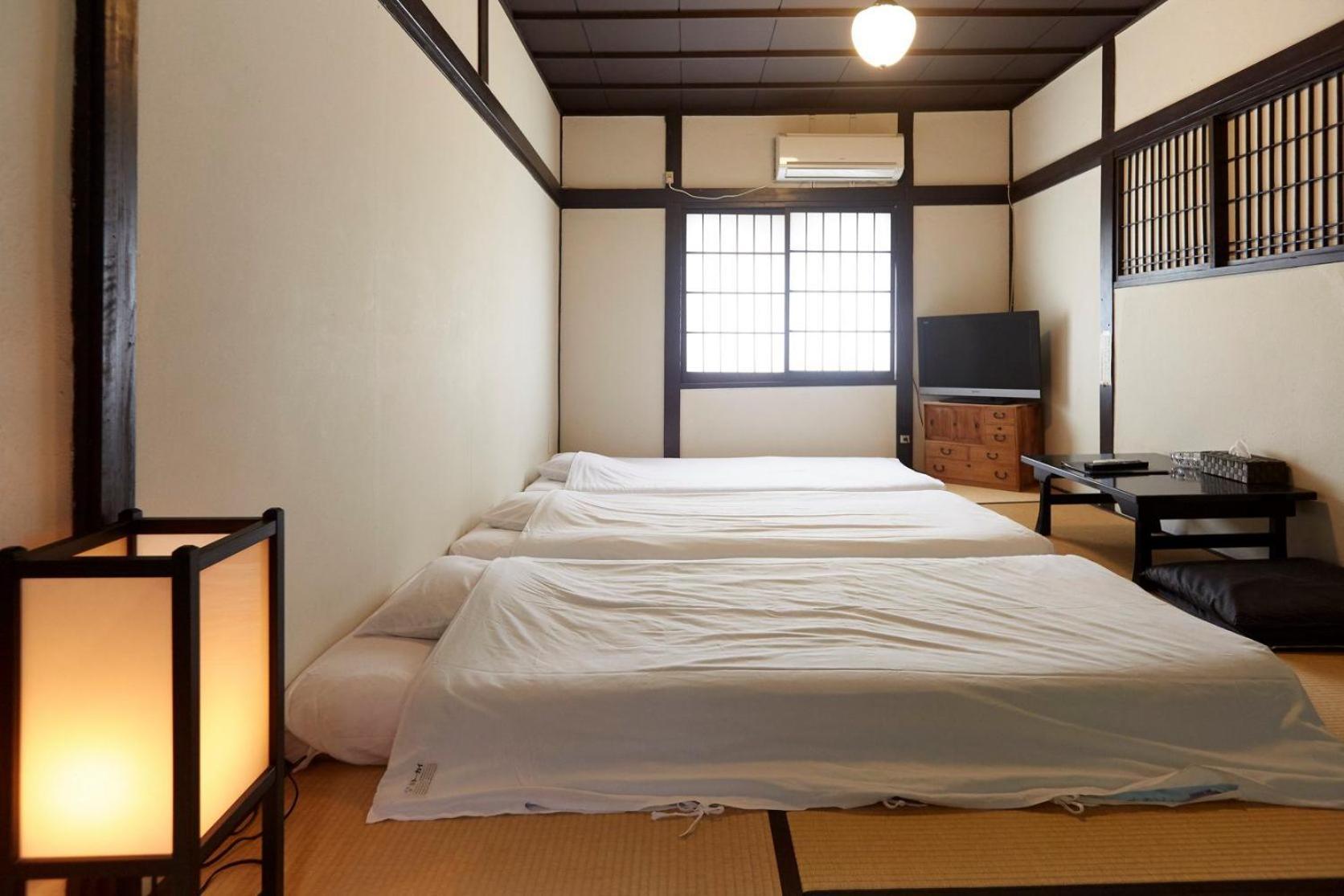 三人共享浴室房