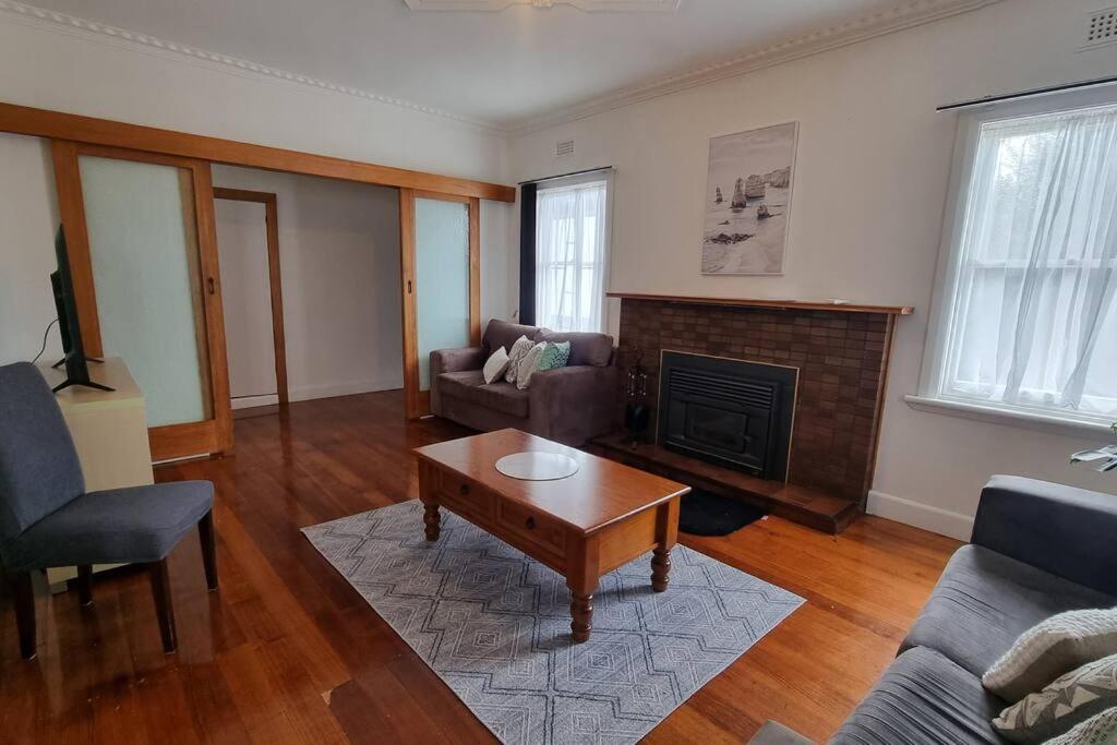 Three-Bedroom Apartment photo 2