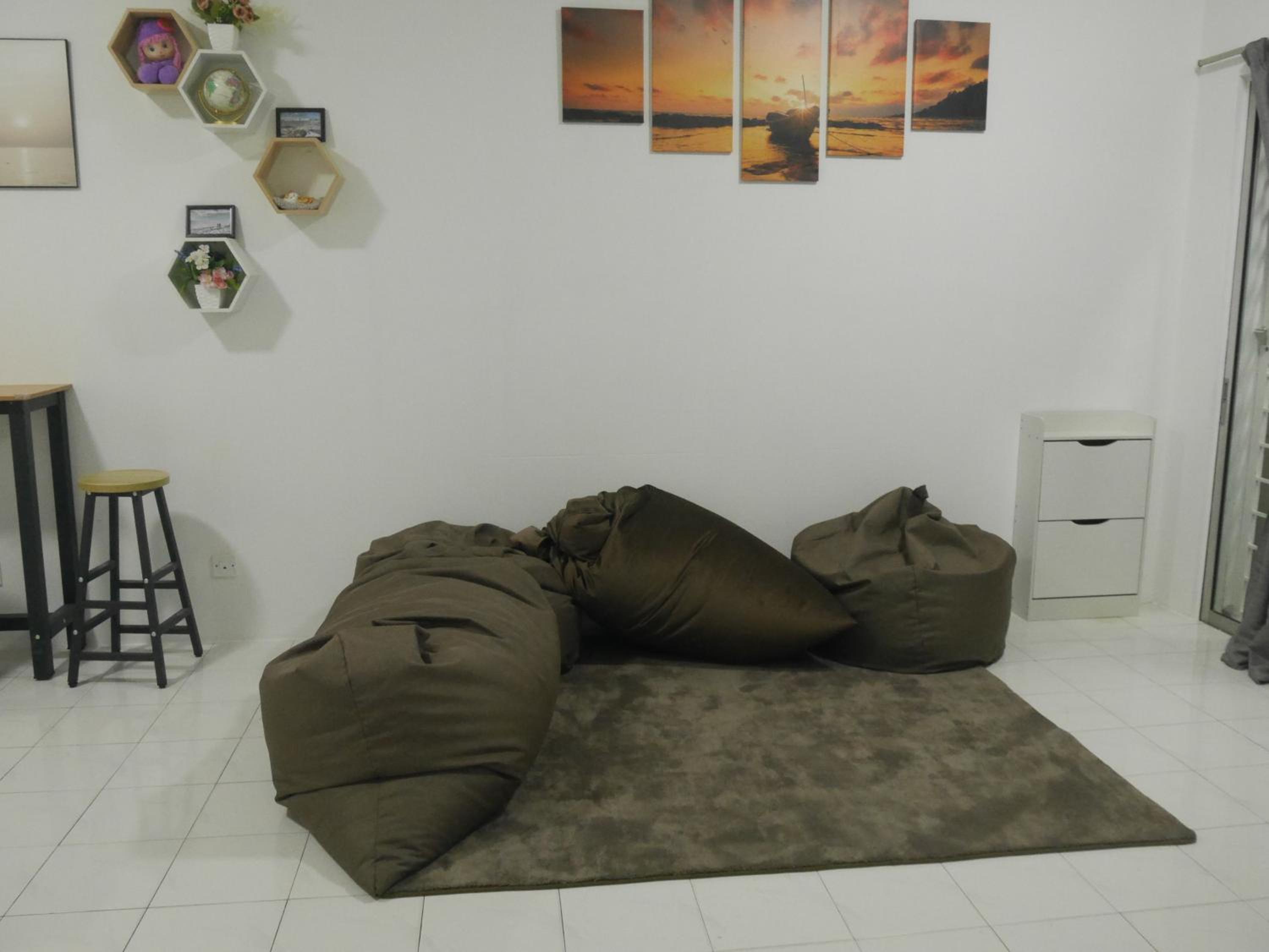 Three-Bedroom Apartment - Photo 3