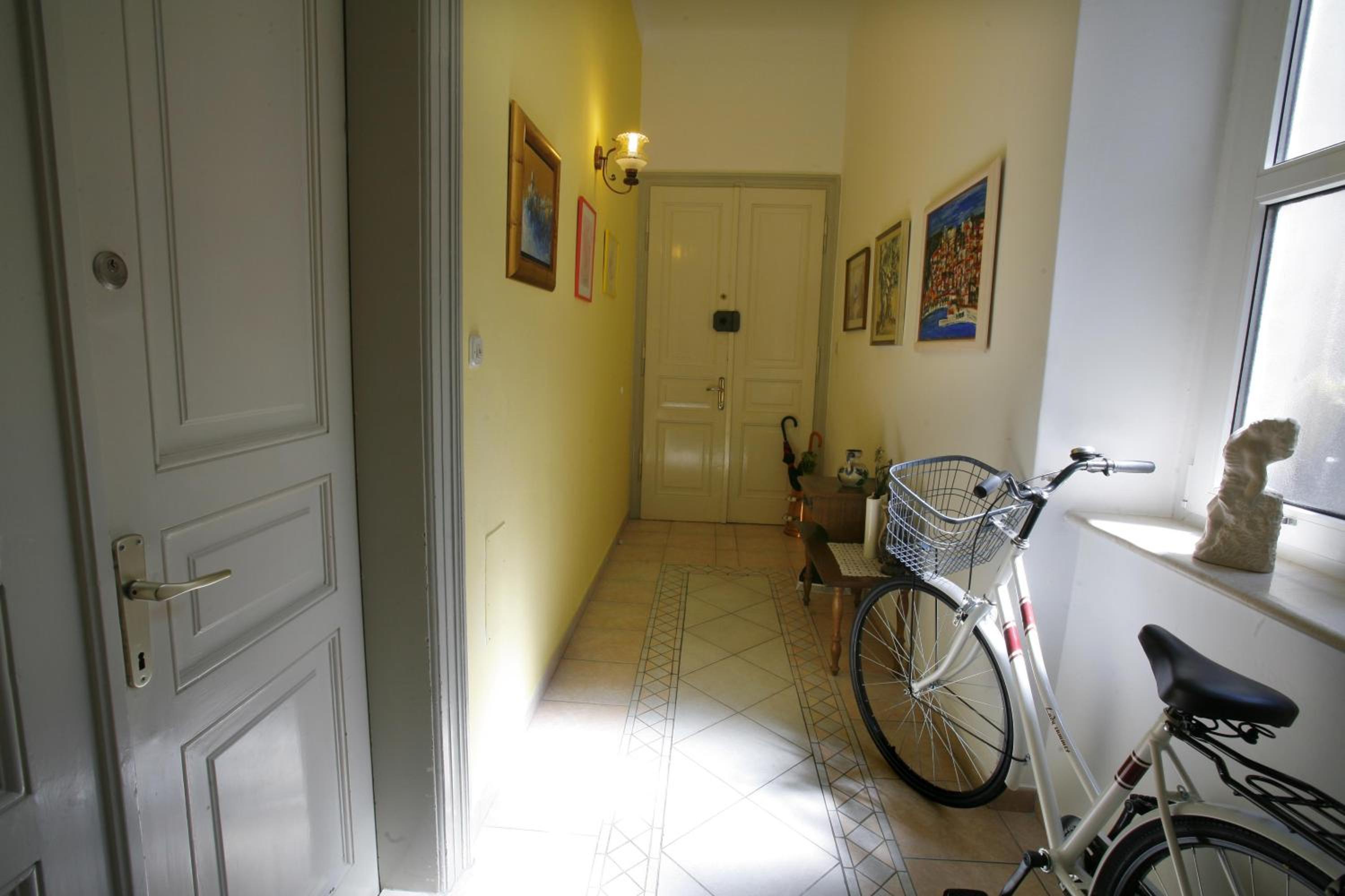 One-Bedroom Apartment with Balcony - Photo 29