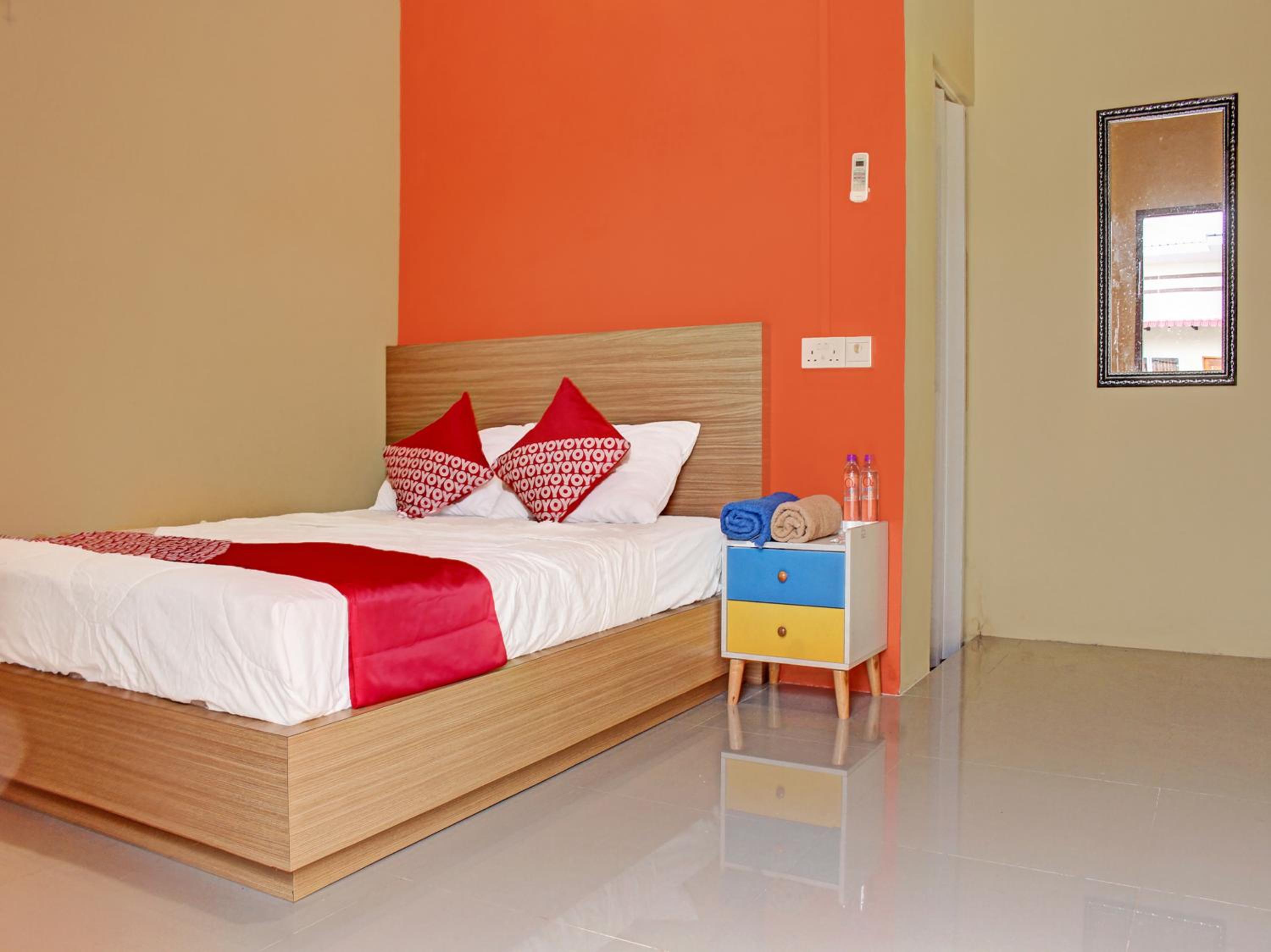 Deluxe King Room photo 1