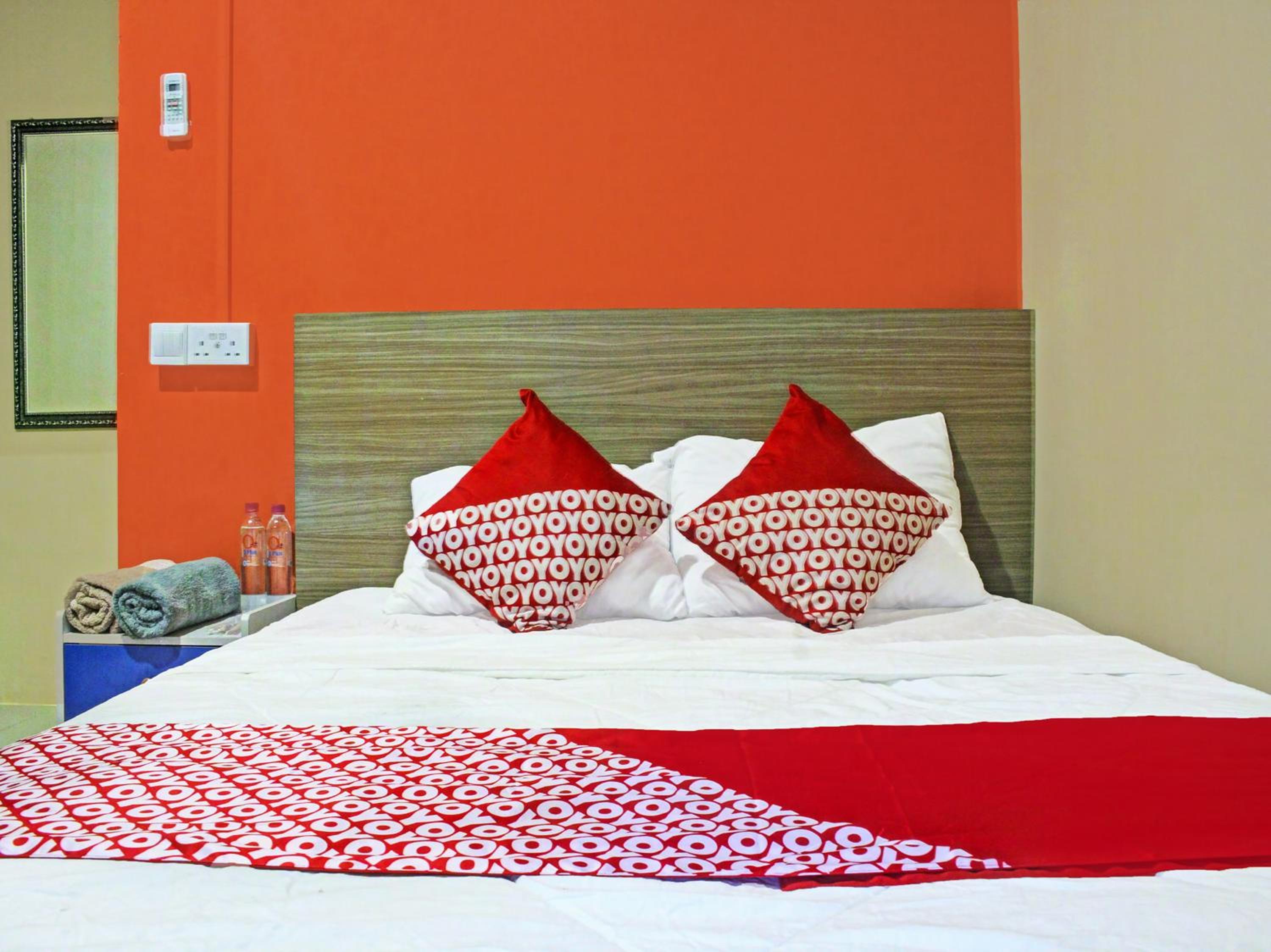 Deluxe King Room photo 2
