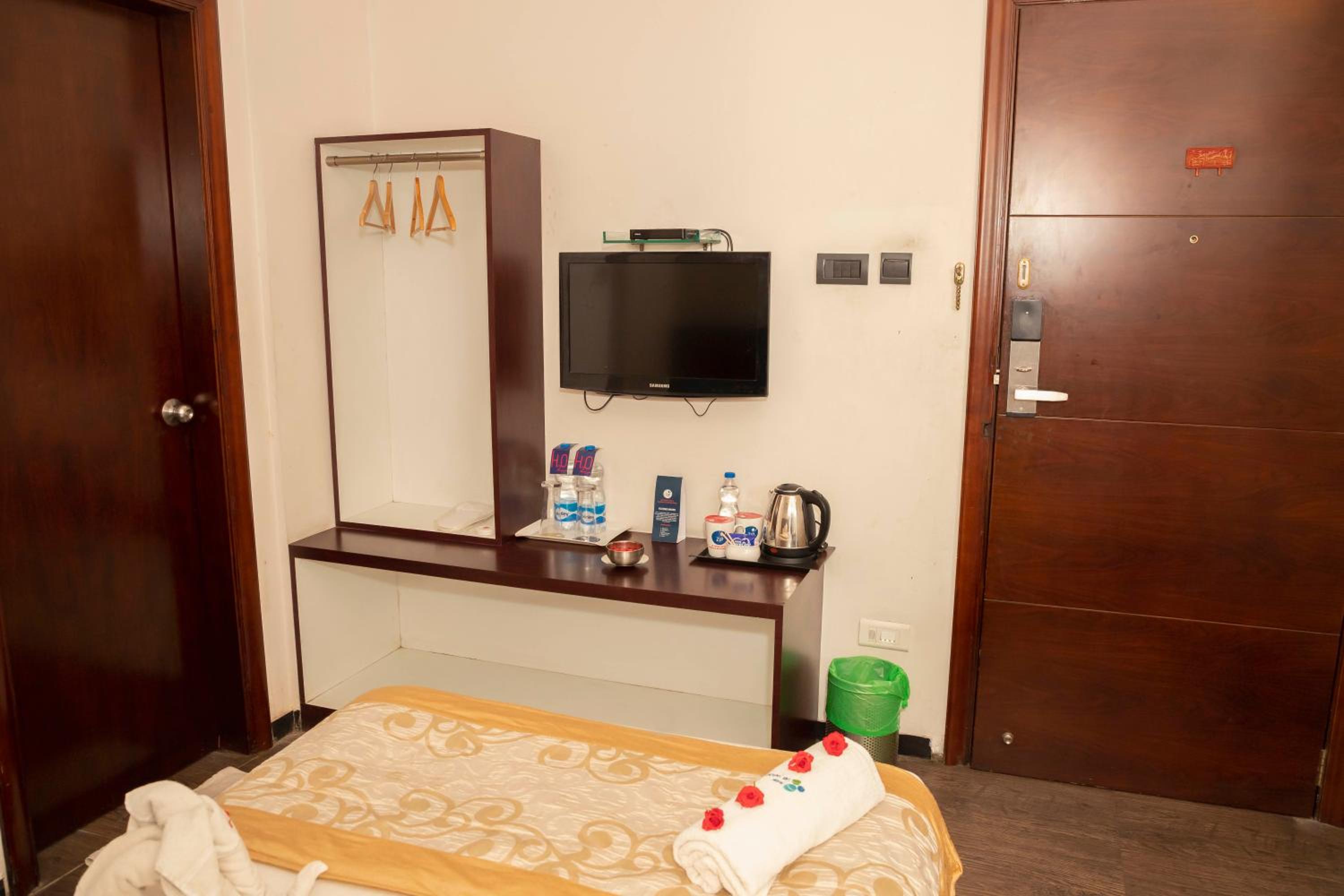 Deluxe Double Room photo 3