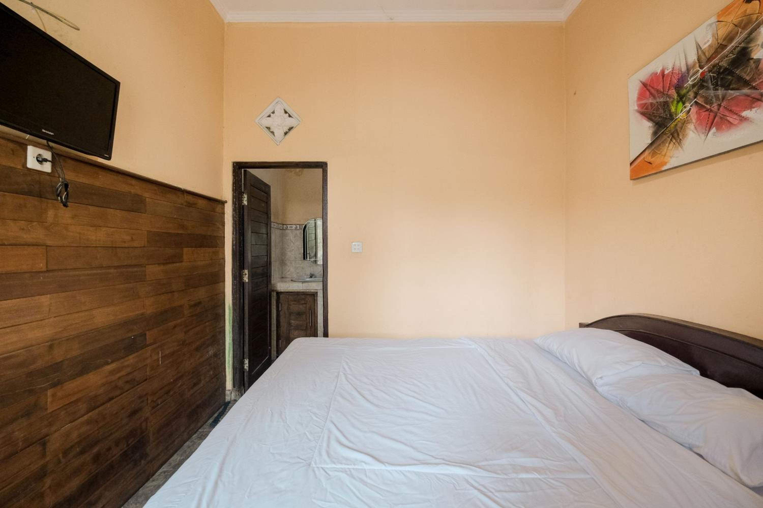 Standard Double Room with Fan - Photo 3