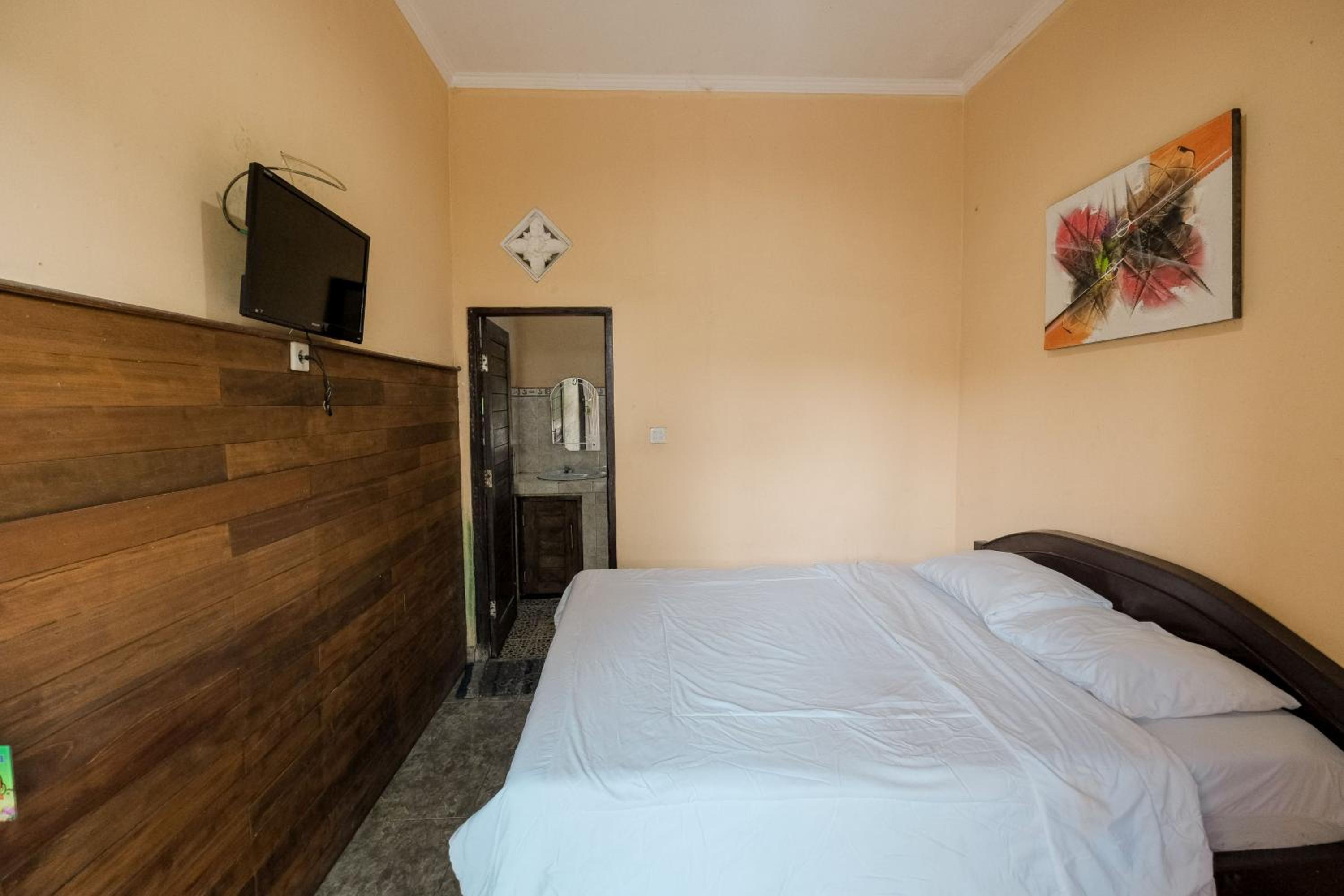 Standard Double Room with Fan - Photo 5