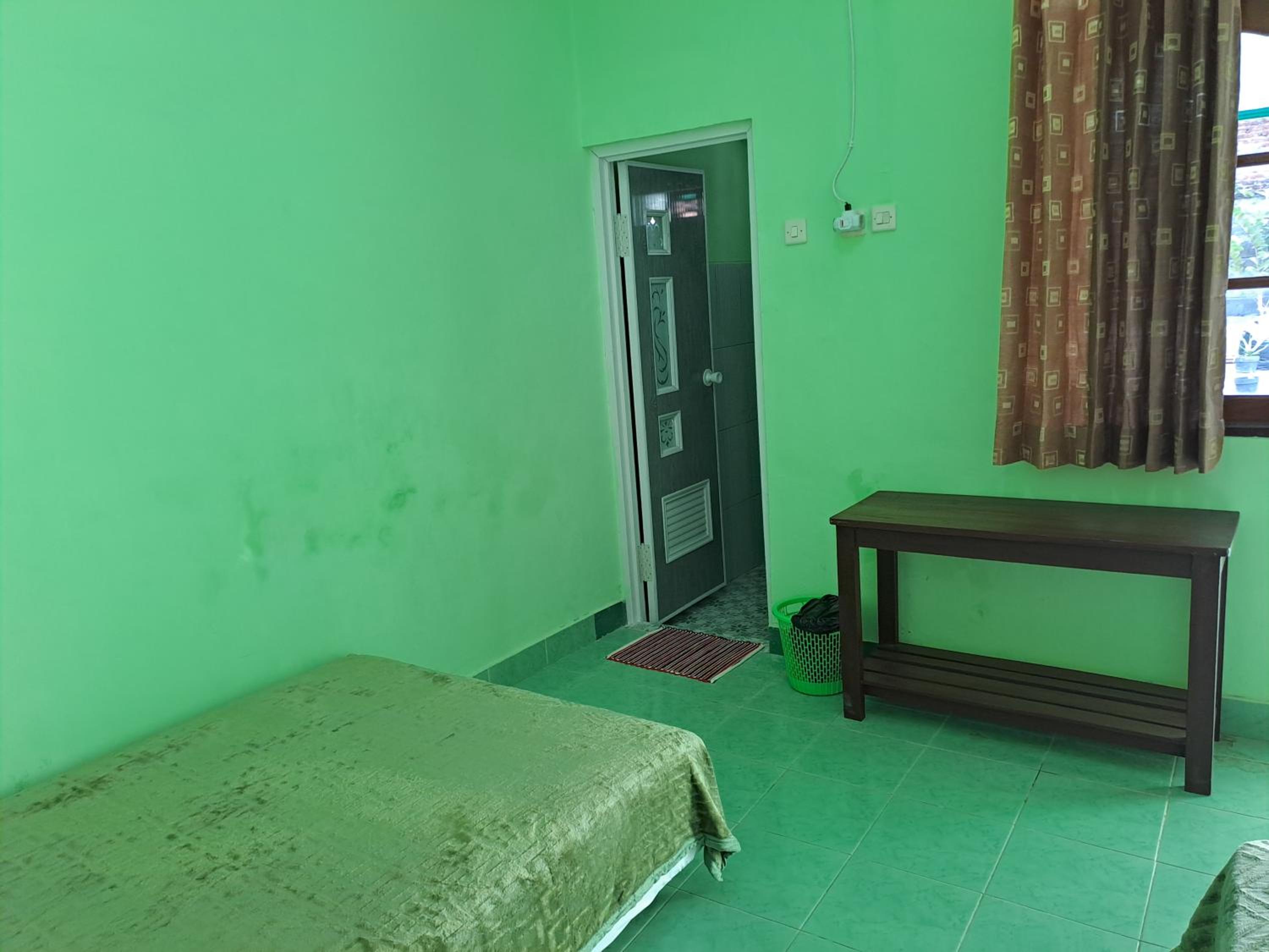 Double Room with Private Bathroom - Photo 7