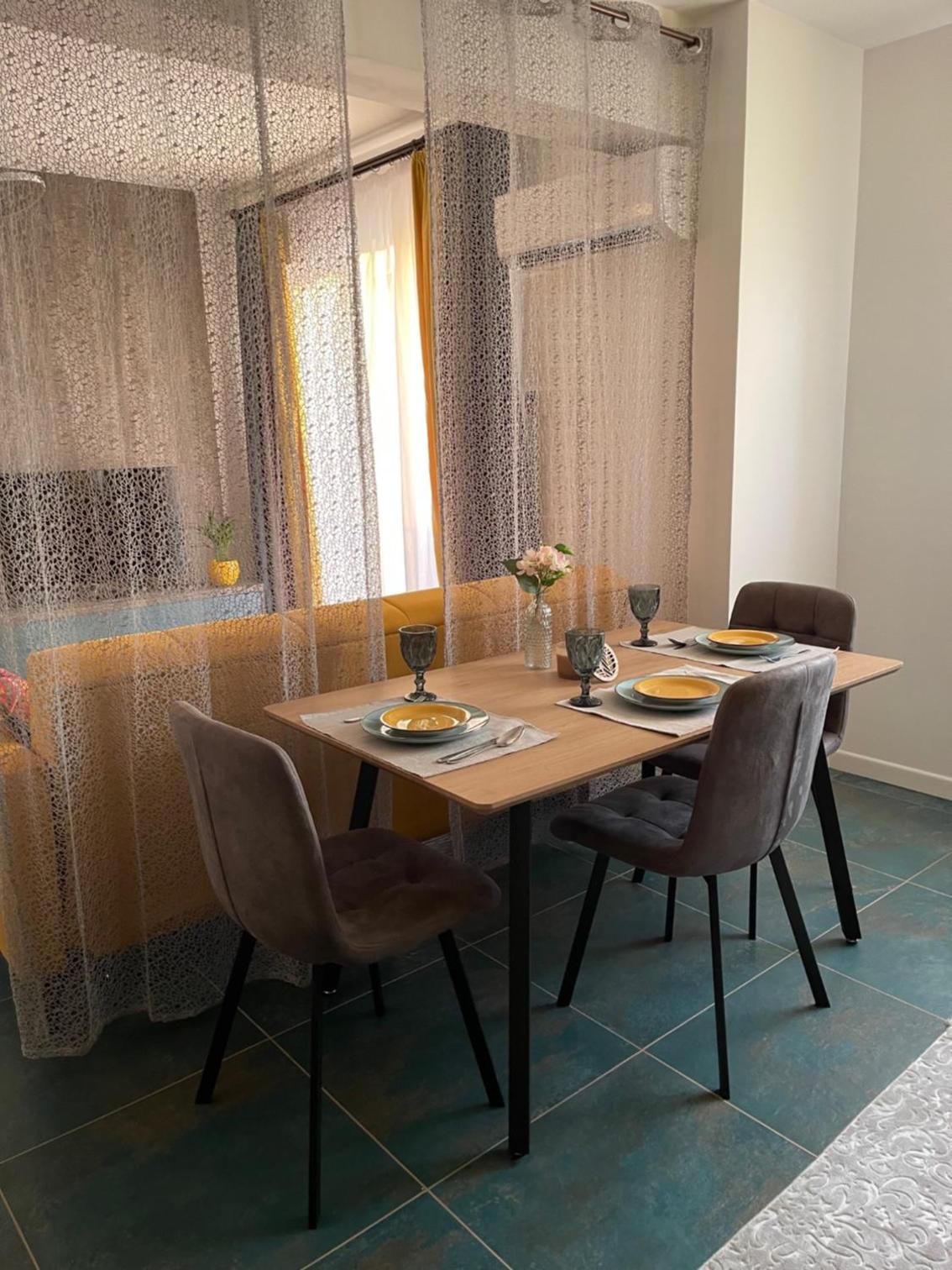 One-Bedroom Apartment - Photo 8