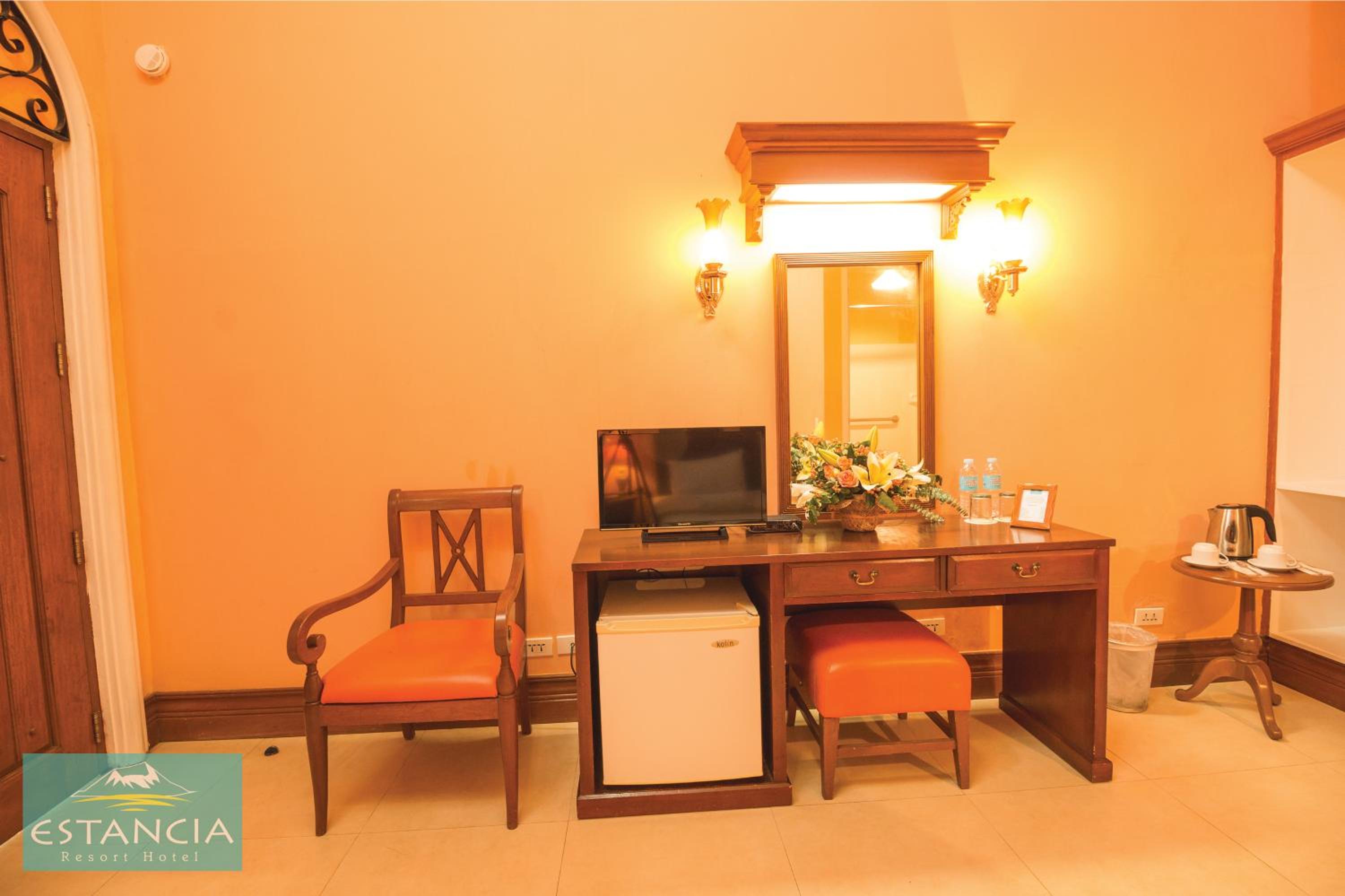 Standard Twin Room with Garden View photo 2