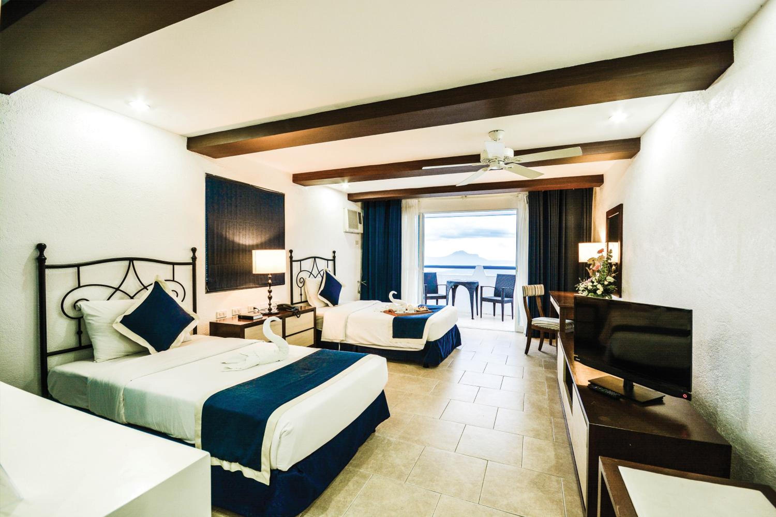 Twin Room with Lake View photo 1