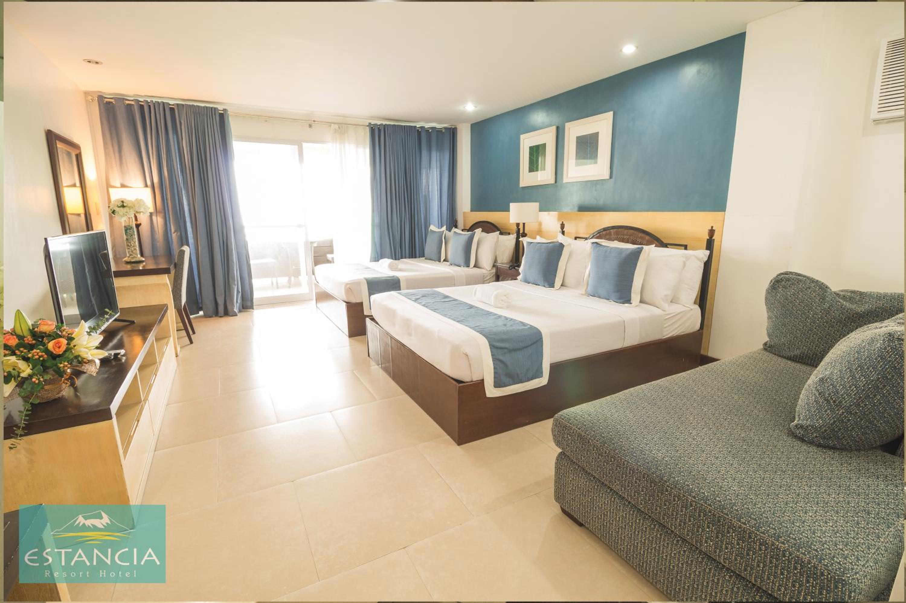 Quadruple Room with Lake View photo 1