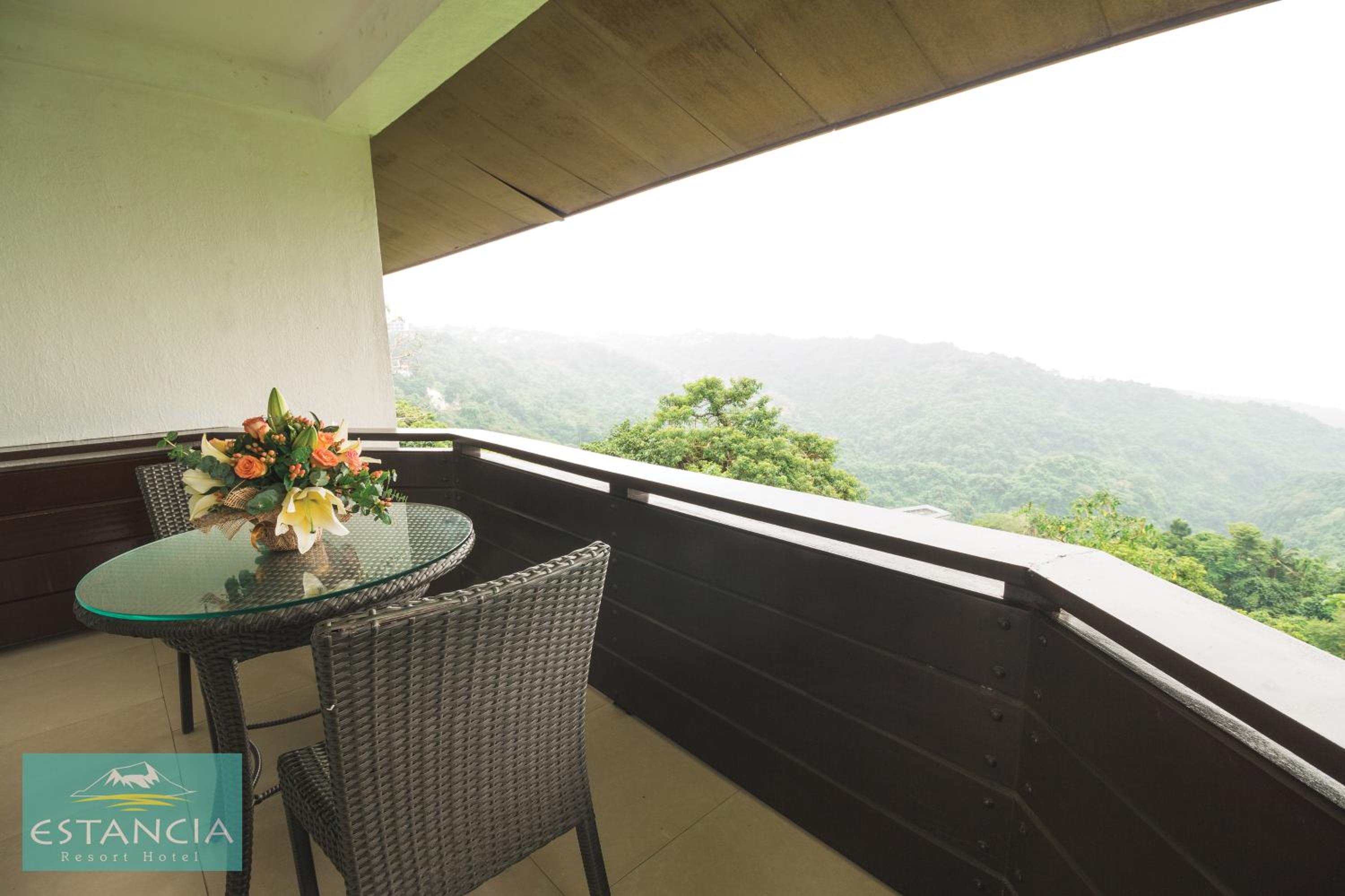 Quadruple Room with Lake View photo 3