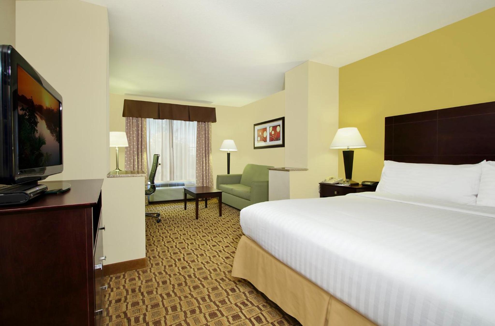 Standard King Room - Photo 2