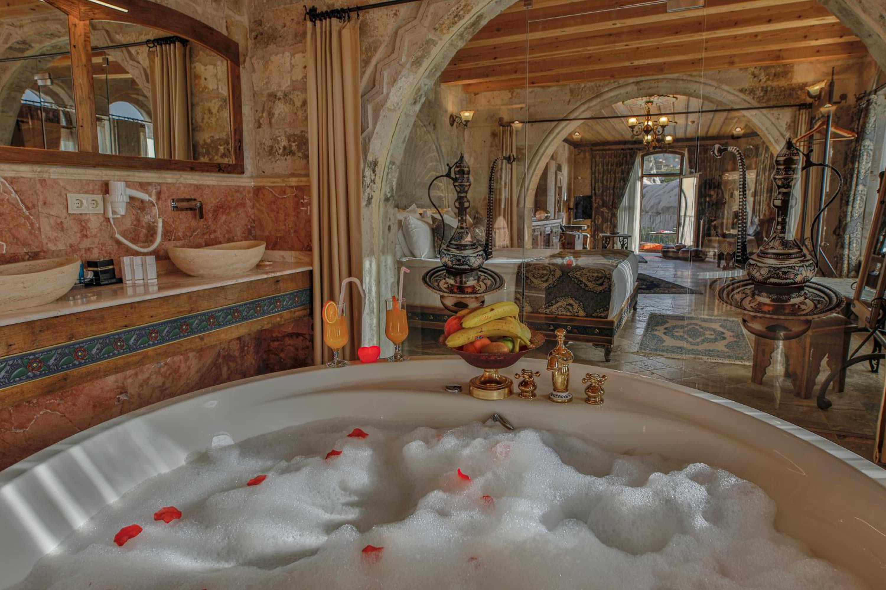 Executive Suite - Photo 6