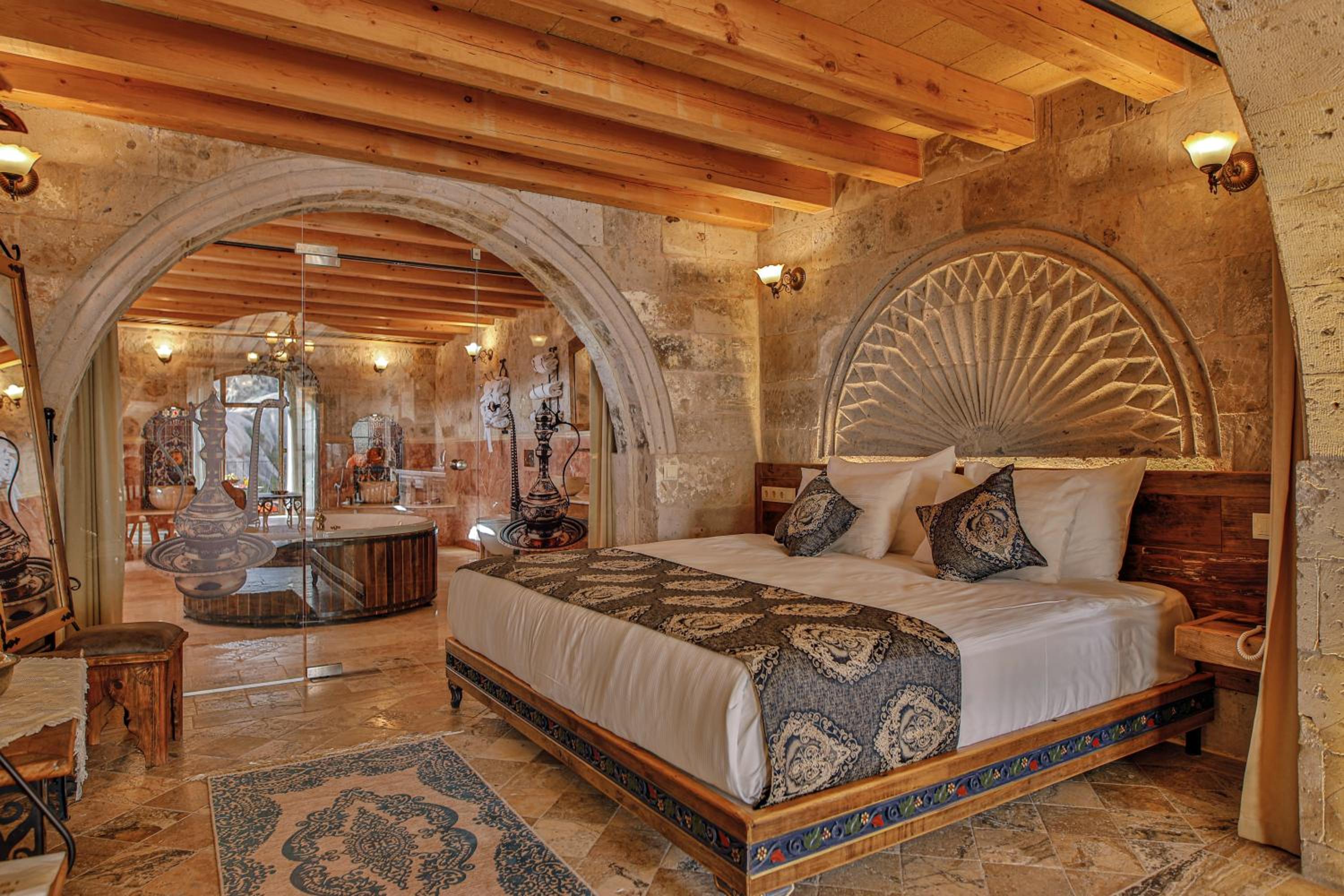Executive Suite - Photo 12