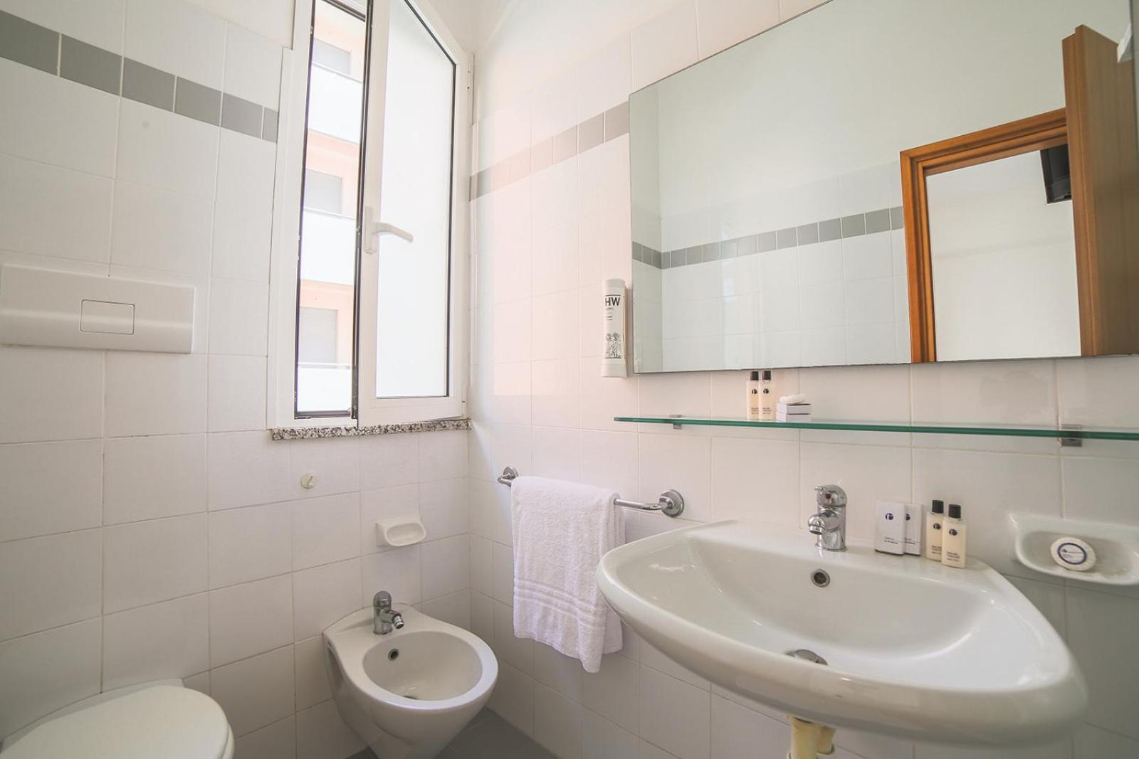 Executive Triple Room - Photo 5
