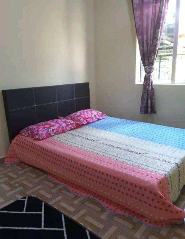 Three-Bedroom House photo 3