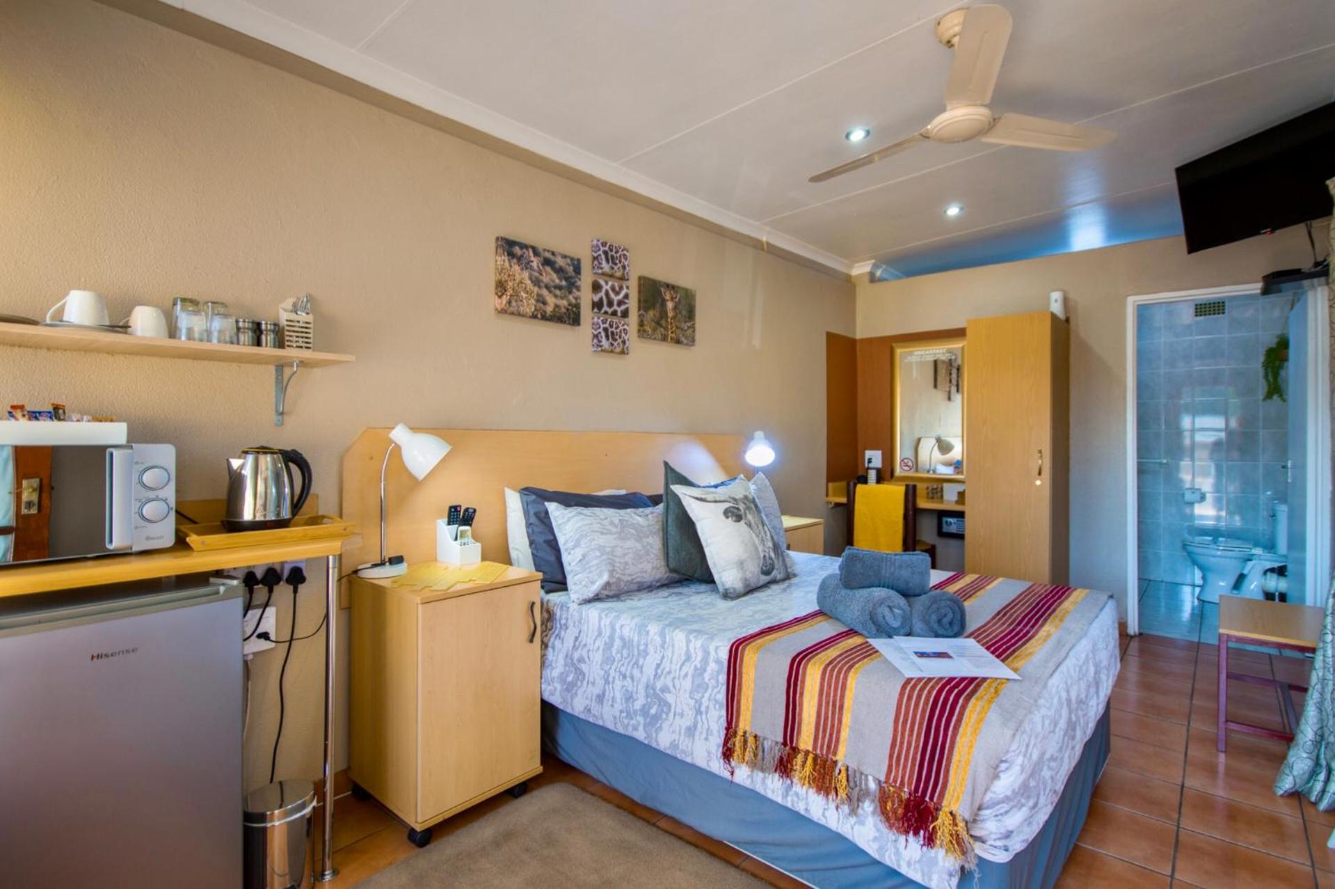 Double Room - Photo 17