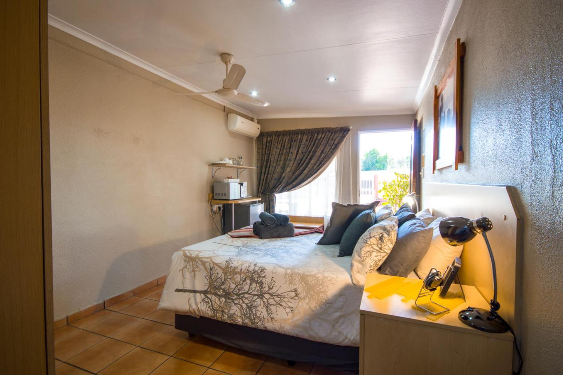 Double Room - Photo 16