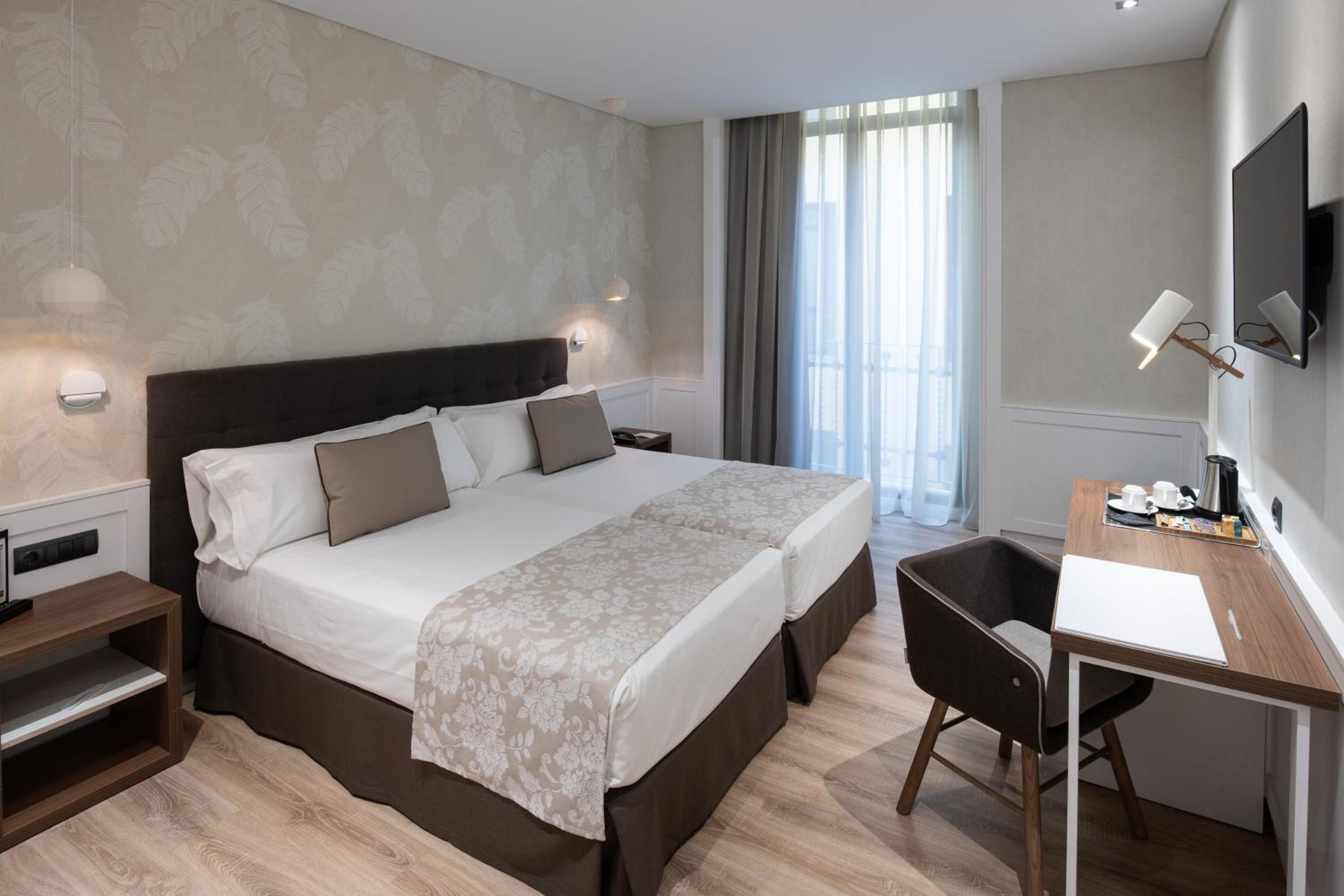 Double or Twin Room - Photo 1