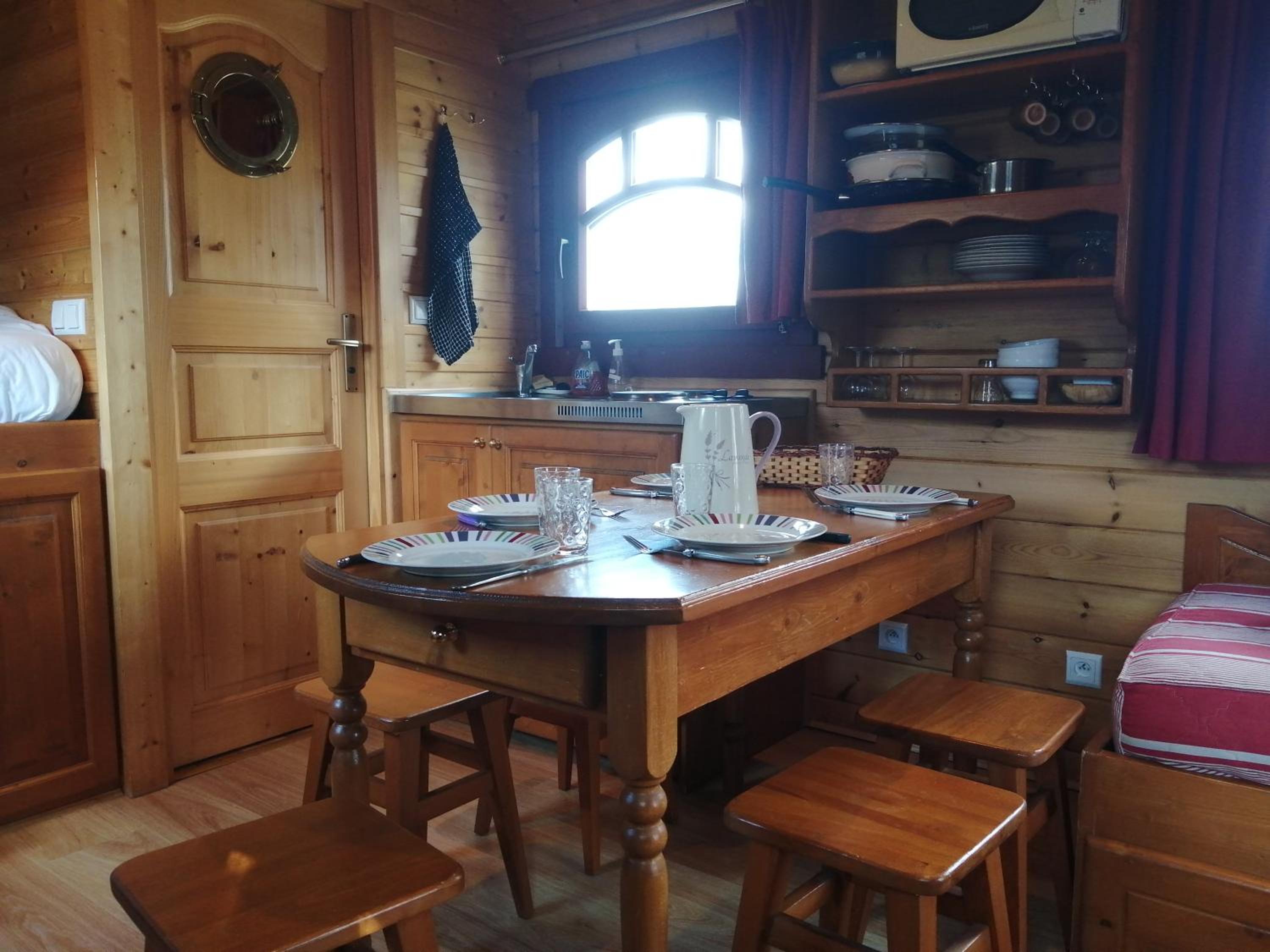 Wooden Caravan - Photo 8