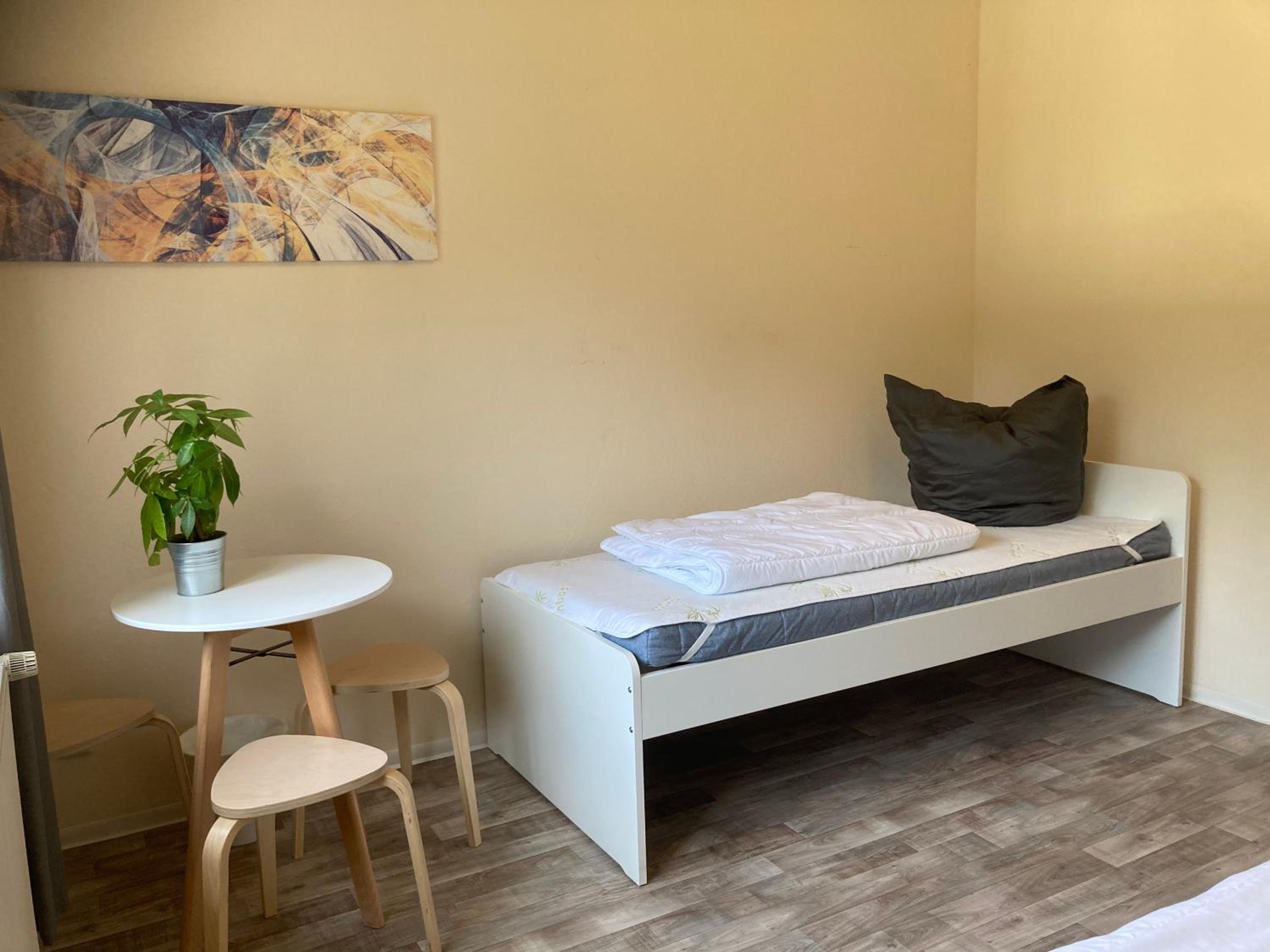 Single Room with Bathroom photo 1