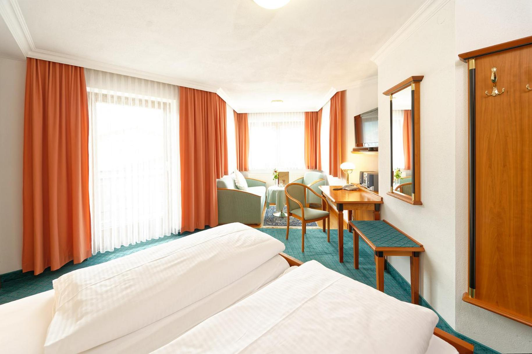 Deluxe Double Room with Bath photo 3