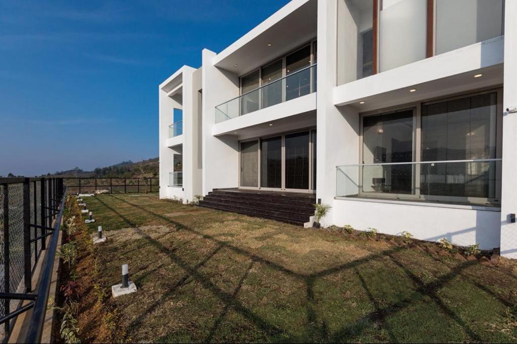 Villa photo 2